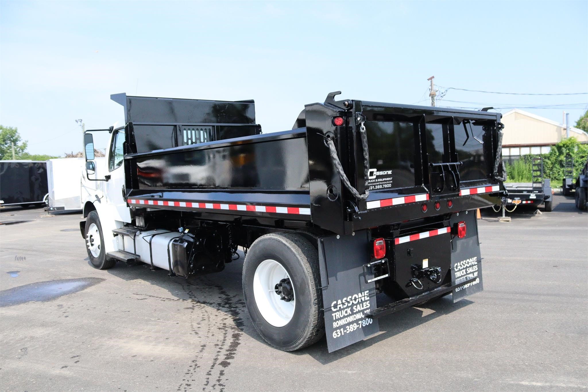 2014 FREIGHTLINER BUSINESS CLASS M2 106 - image 3 of 6