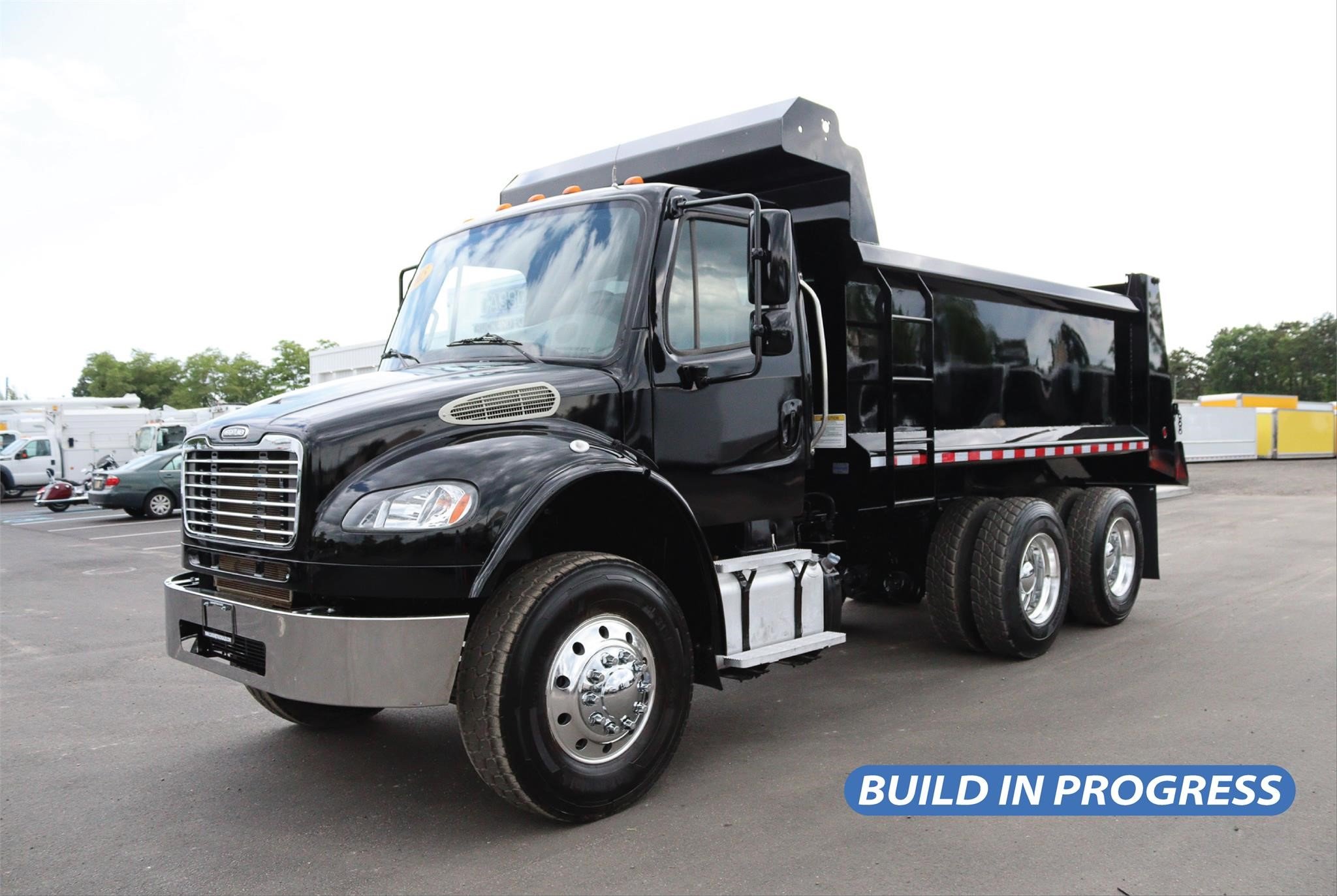 2011 FREIGHTLINER BUSINESS CLASS M2 106 - image 1 of 1