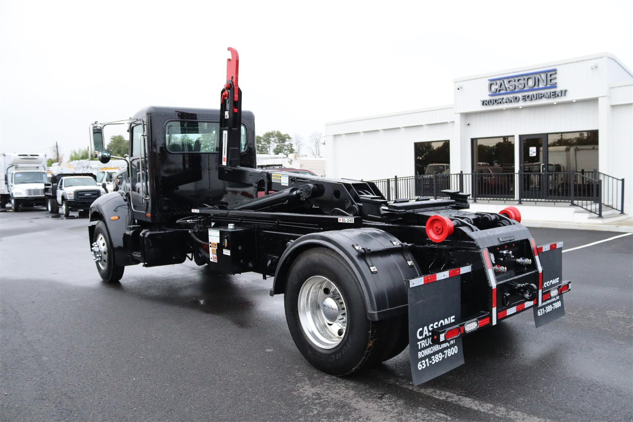 2007 PETERBILT 335 - image 3 of 6