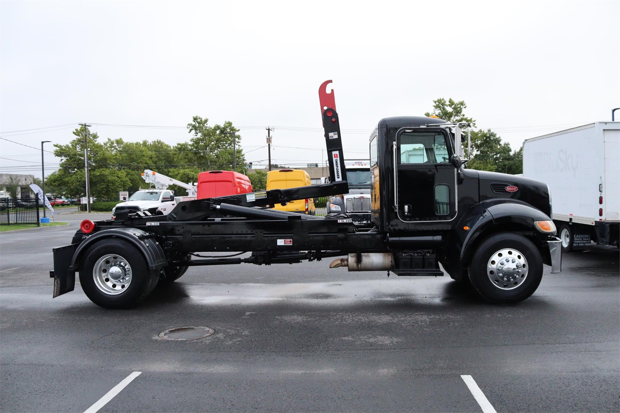 2007 PETERBILT 335 - image 6 of 6