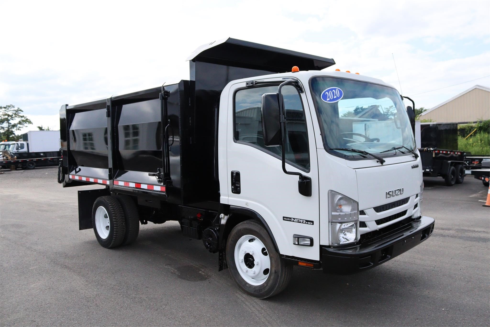 2020 ISUZU NPR HD - image 5 of 6