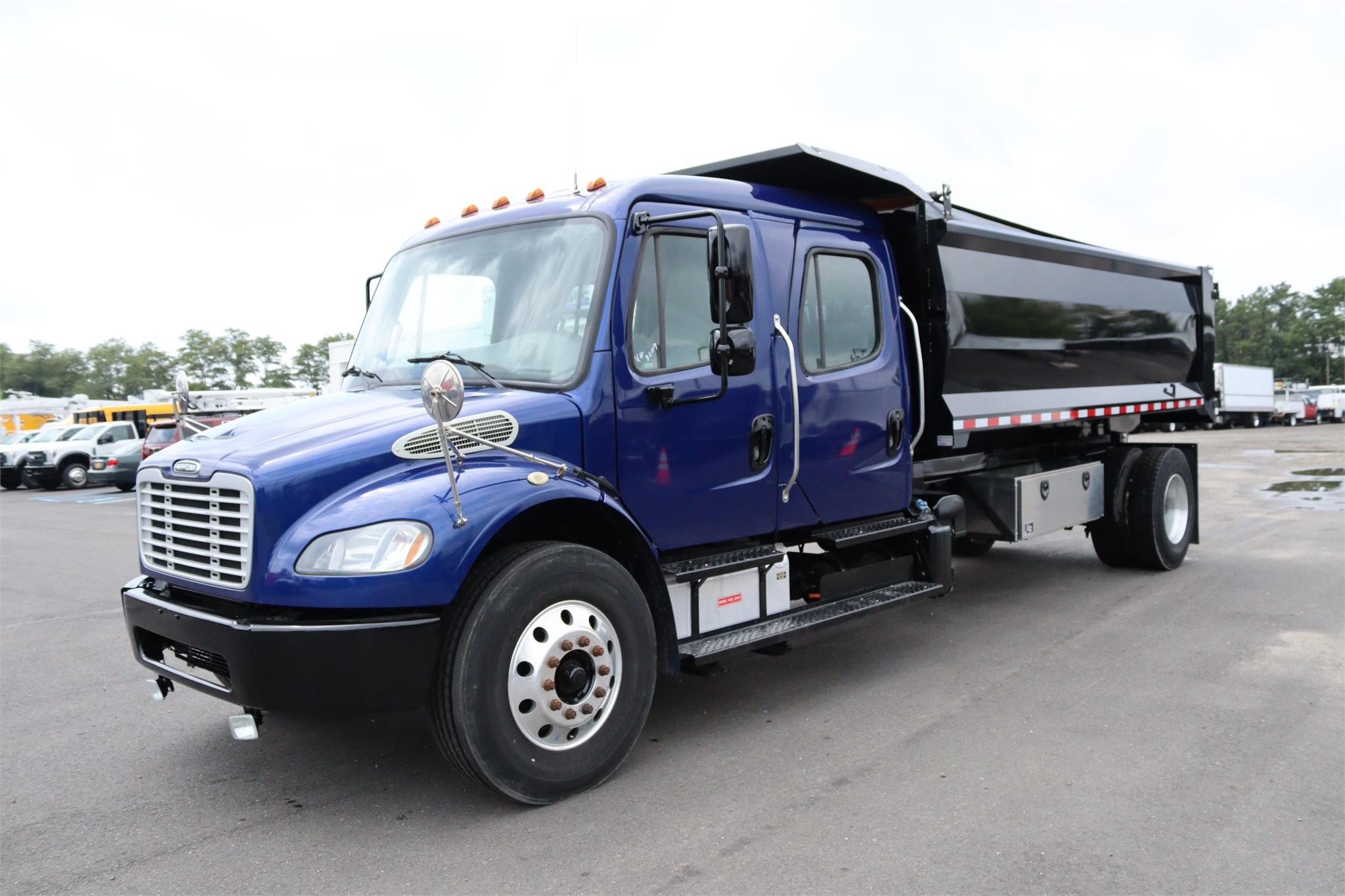 2016 FREIGHTLINER BUSINESS CLASS M2 106 - image 1 of 6