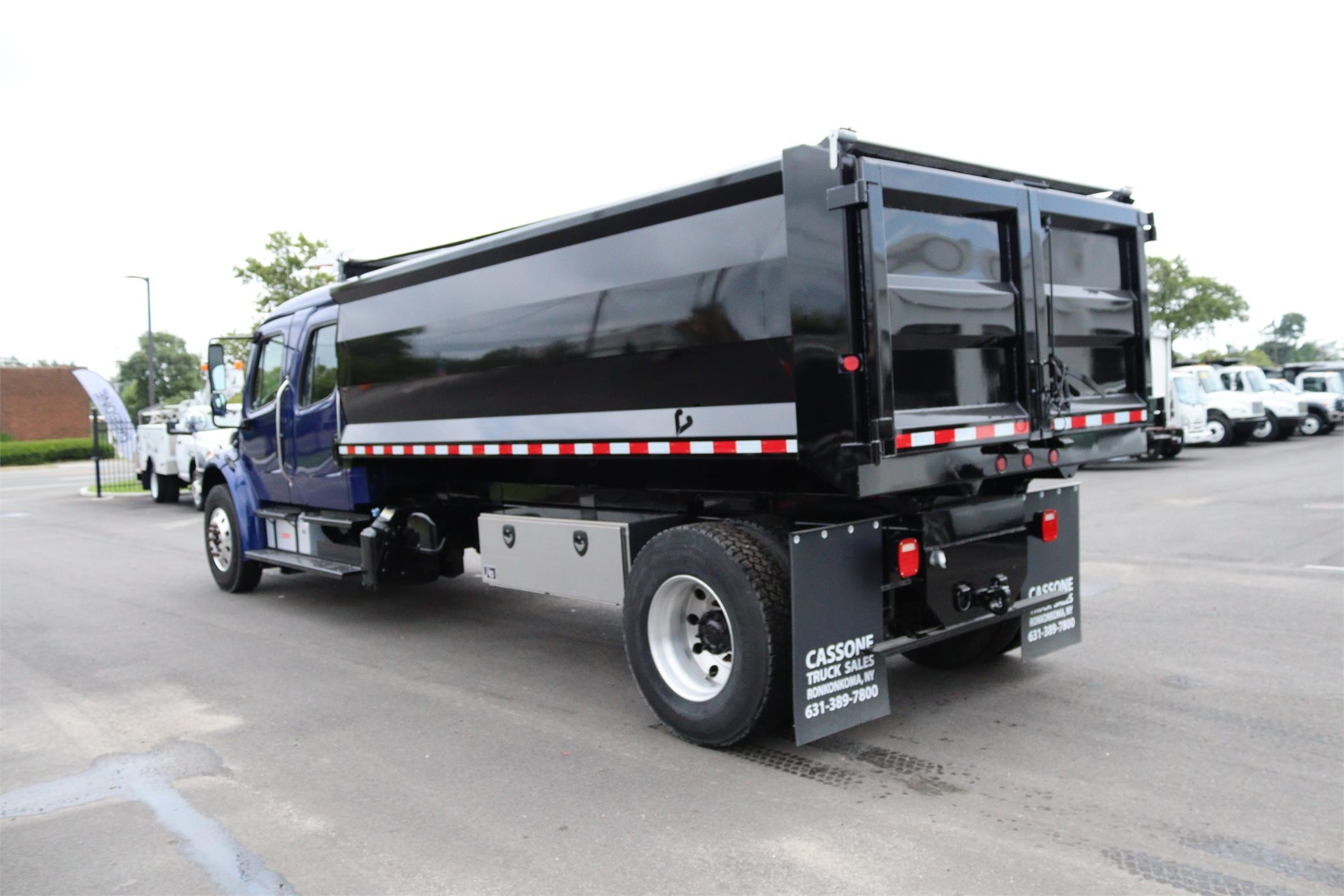 2016 FREIGHTLINER BUSINESS CLASS M2 106 - image 3 of 6