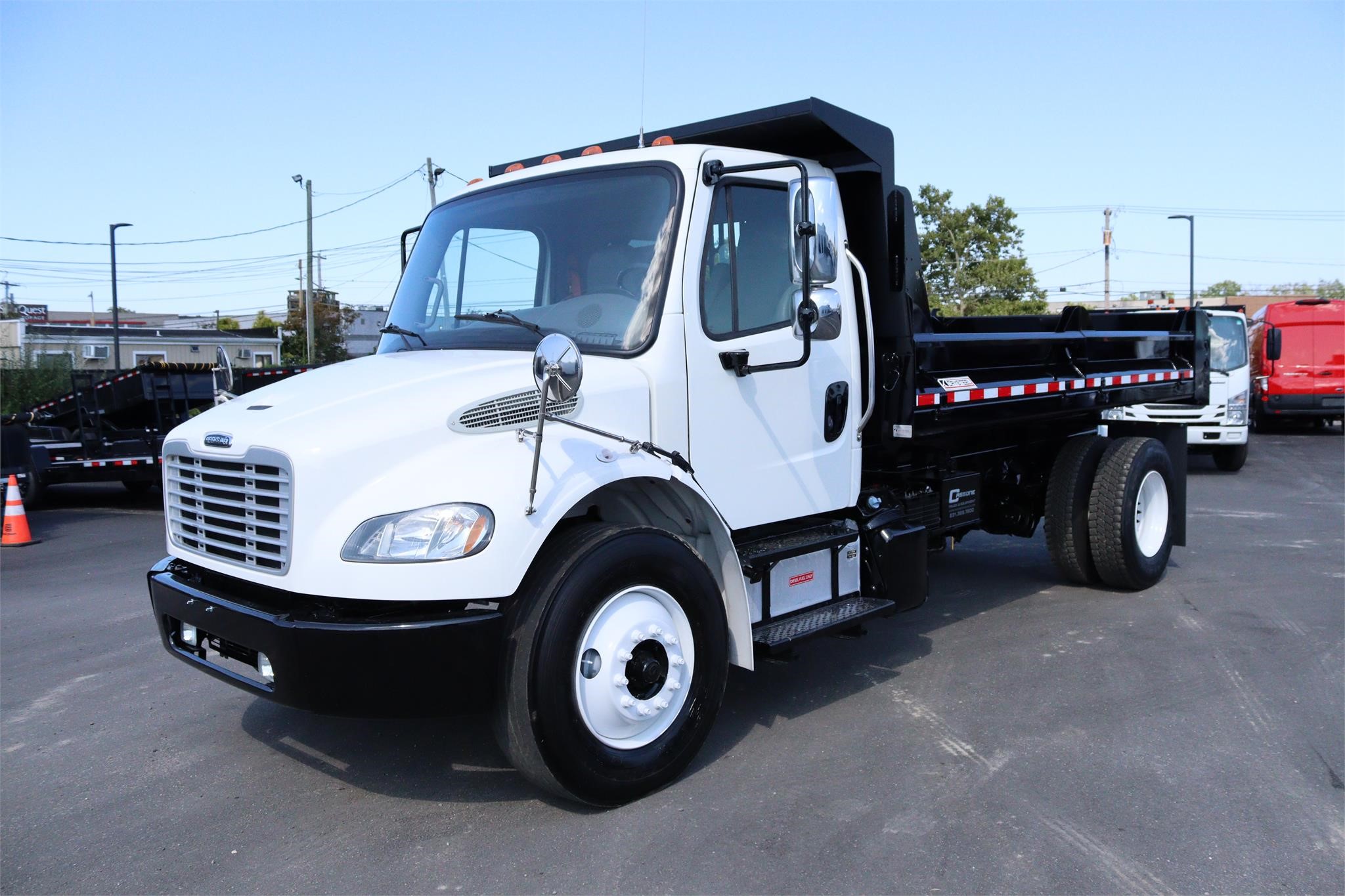 2016 FREIGHTLINER BUSINESS CLASS M2 106 - image 1 of 6