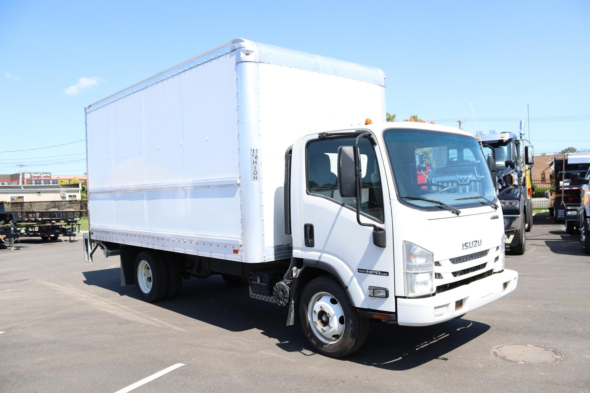 2018 ISUZU NPR HD - image 5 of 6