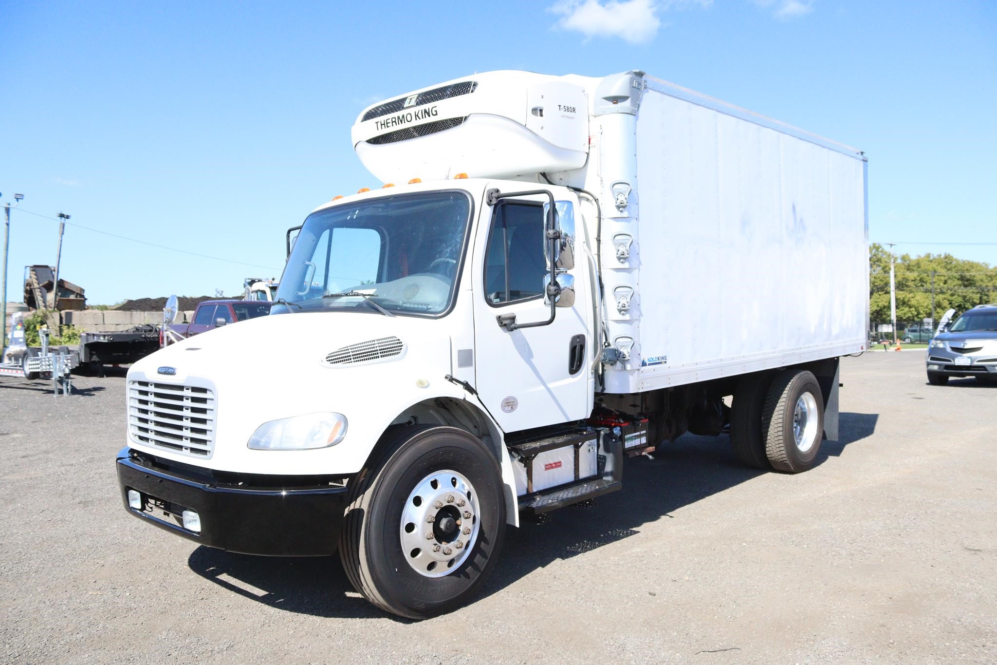 2017 FREIGHTLINER BUSINESS CLASS M2 106 - image 1 of 6