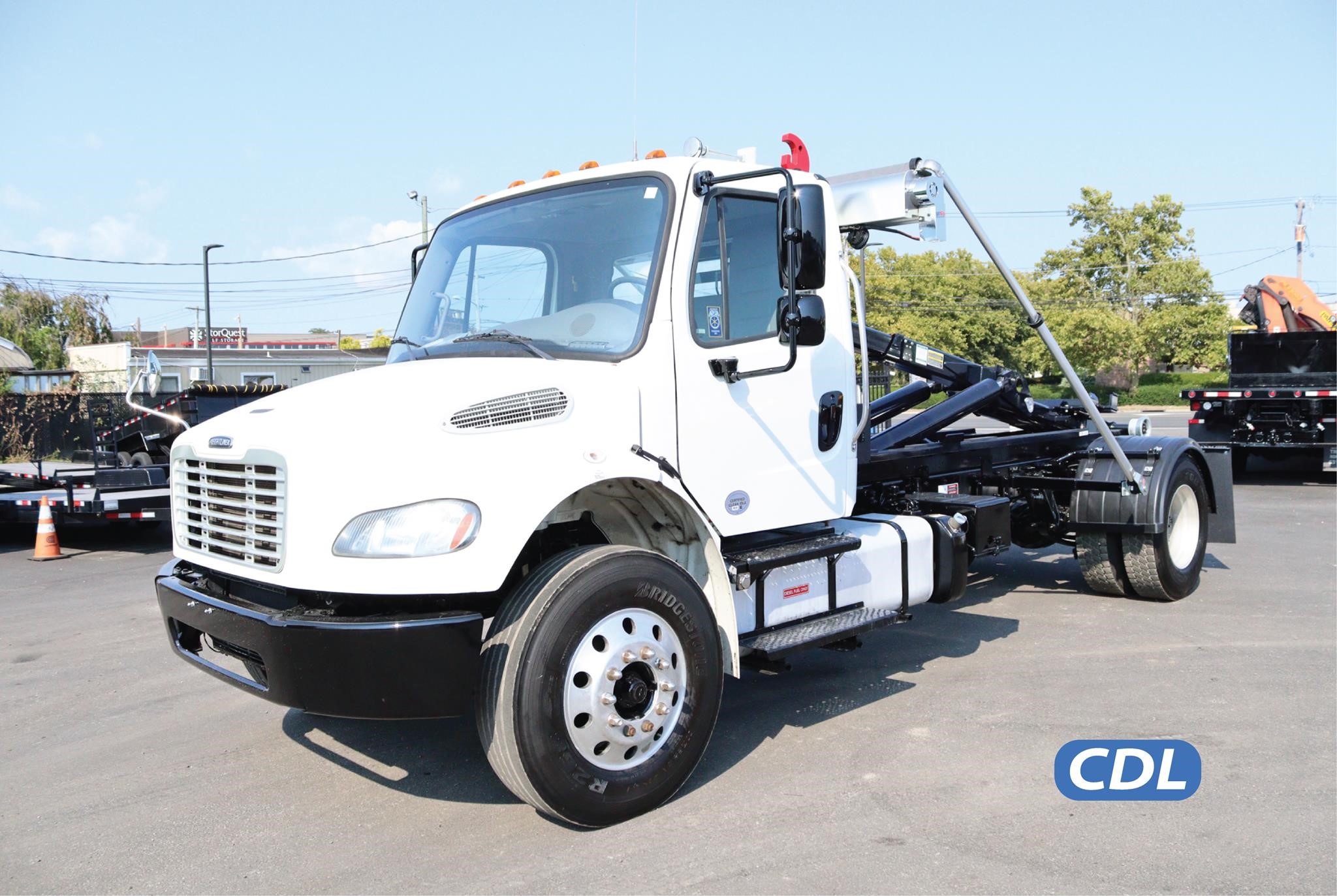 2016 FREIGHTLINER BUSINESS CLASS M2 106 - image 1 of 6