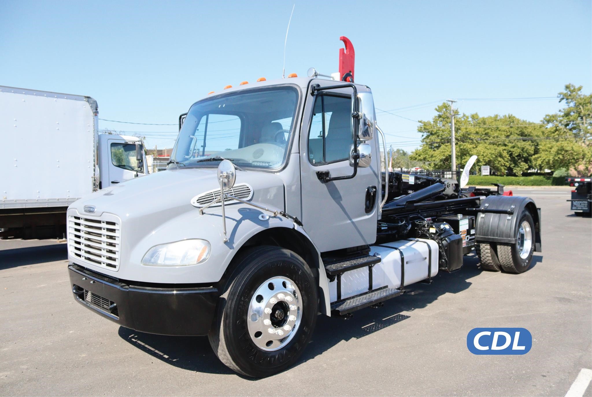 2014 FREIGHTLINER BUSINESS CLASS M2 106 - image 1 of 6