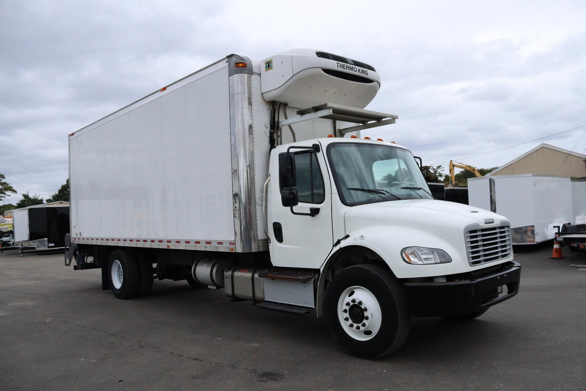 2017 FREIGHTLINER BUSINESS CLASS M2 106 - image 5 of 6