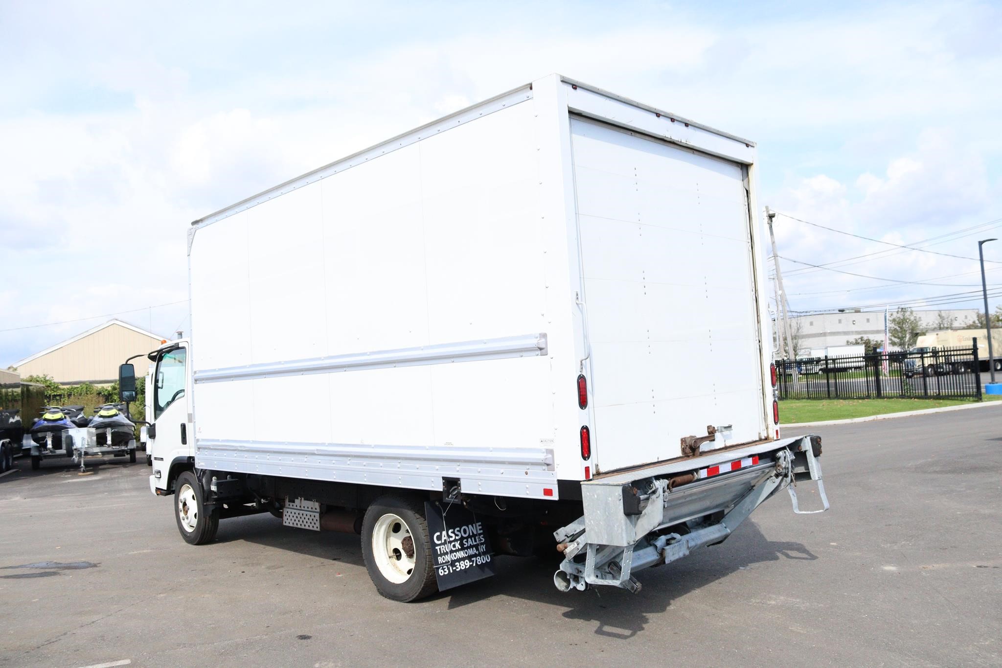 2019 ISUZU NPR HD - image 3 of 6