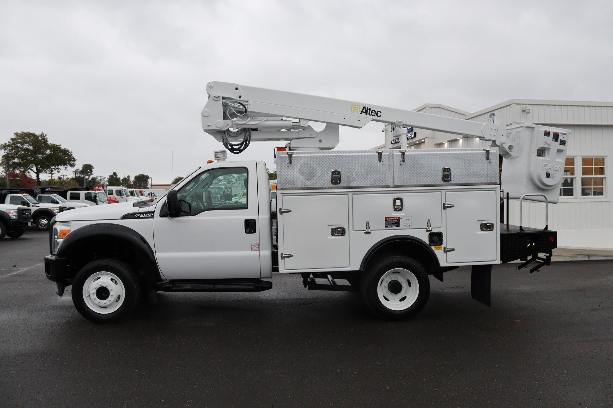 2015 ALTEC AT235 - image 2 of 6