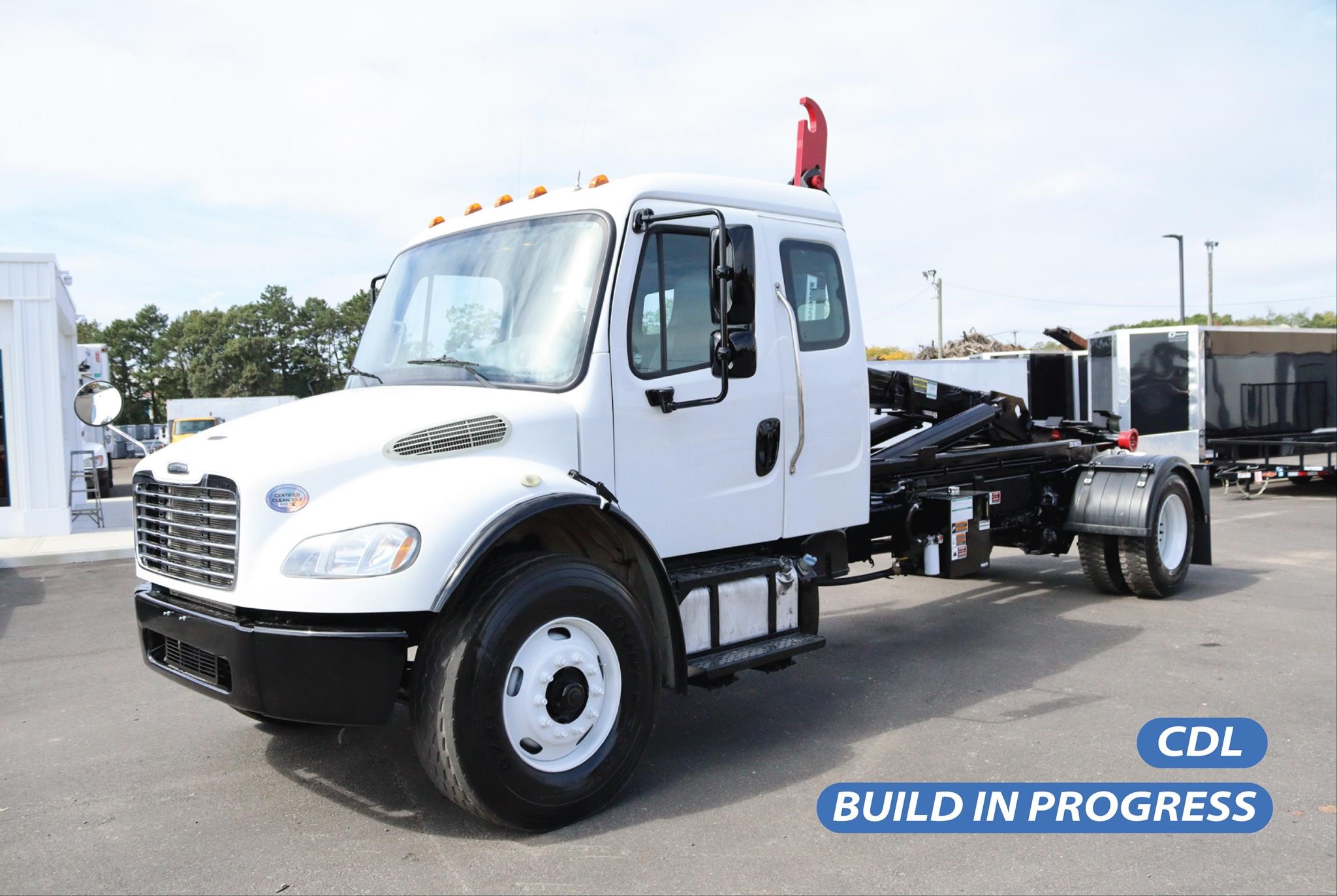 2014 FREIGHTLINER BUSINESS CLASS M2 106 - image 1 of 4