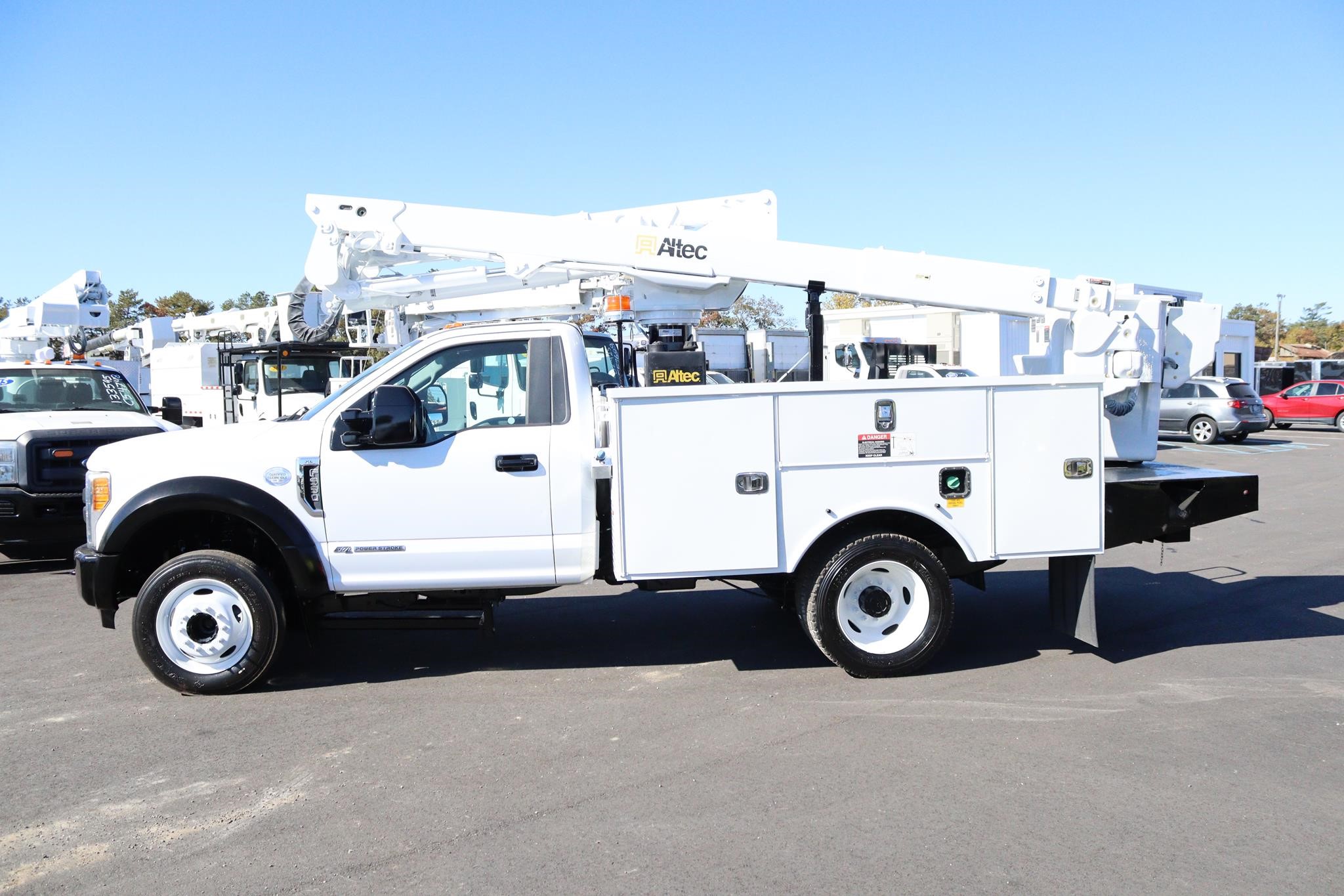 2017 ALTEC AT40G - image 2 of 6