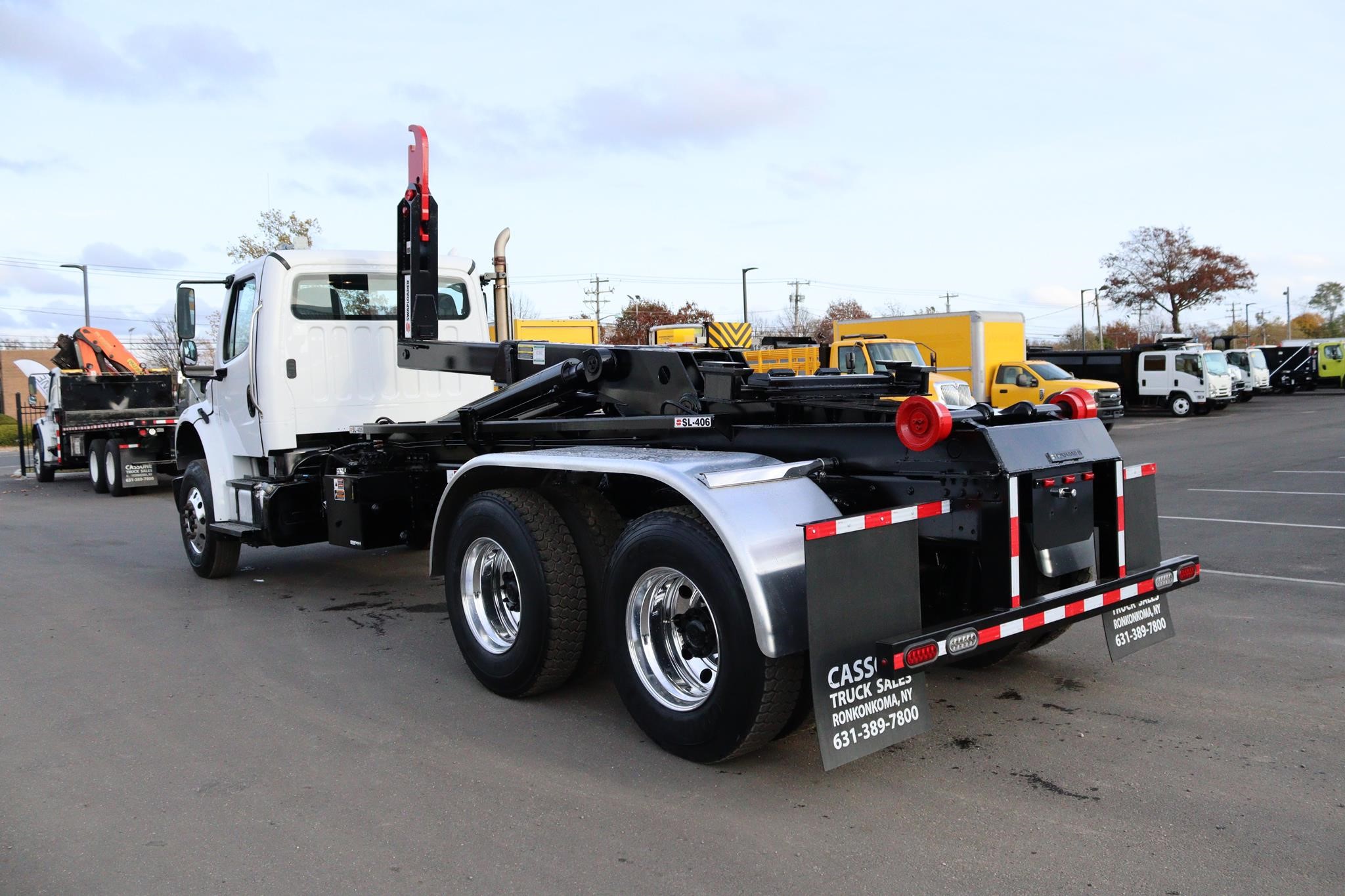 2013 FREIGHTLINER BUSINESS CLASS M2 106 - image 2 of 6