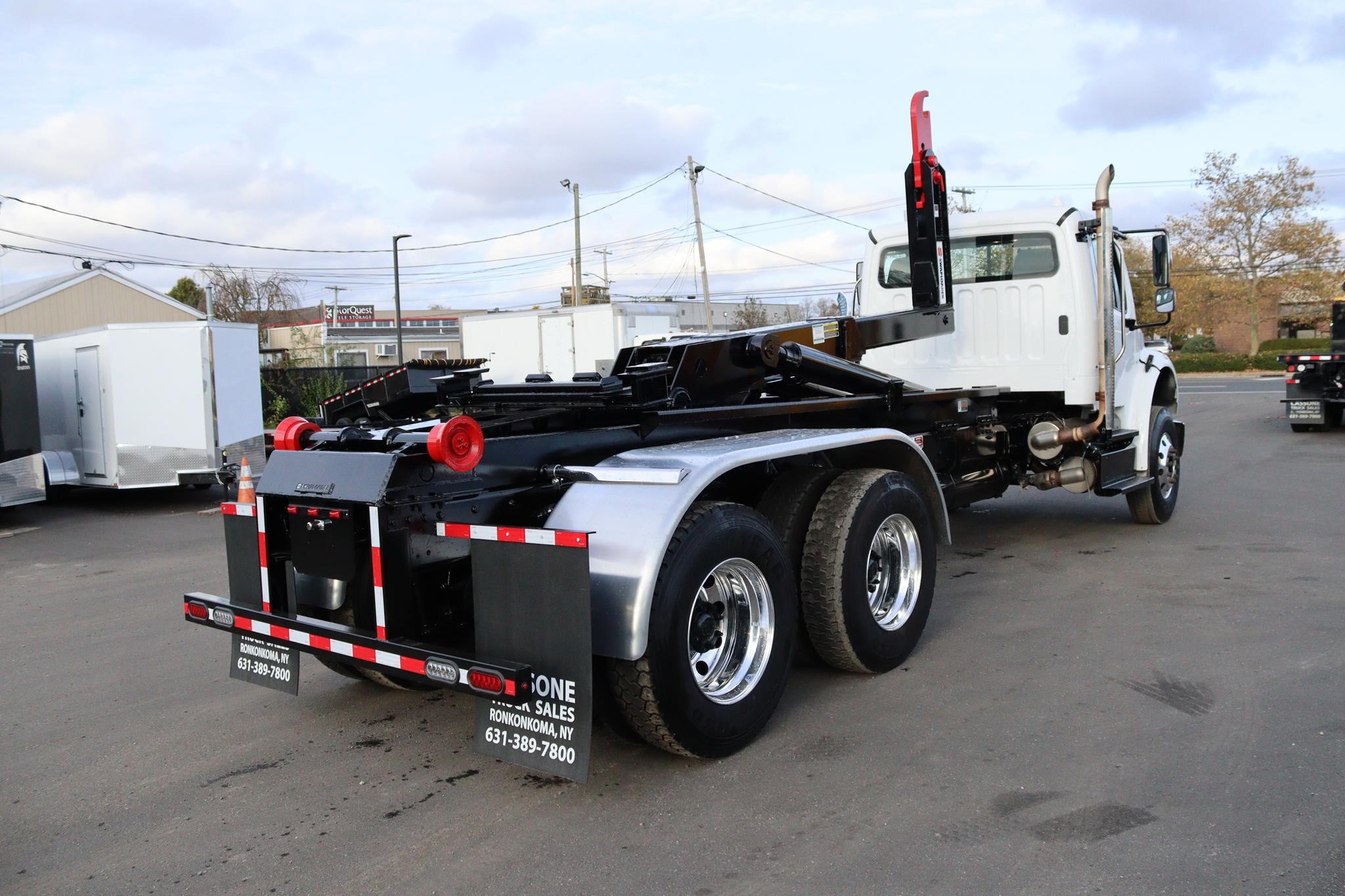 2013 FREIGHTLINER BUSINESS CLASS M2 106 - image 4 of 6