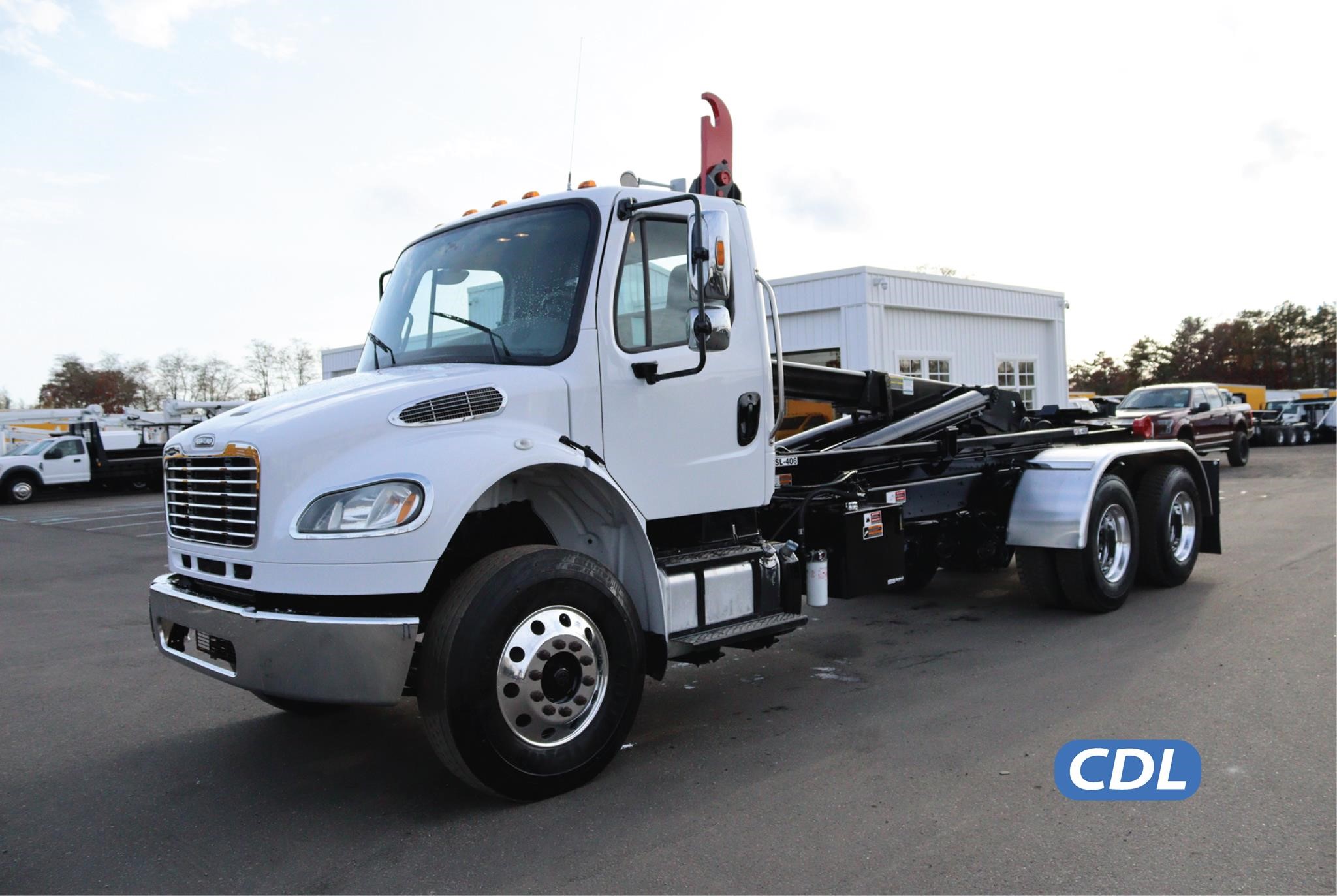 2013 FREIGHTLINER BUSINESS CLASS M2 106 - image 1 of 6