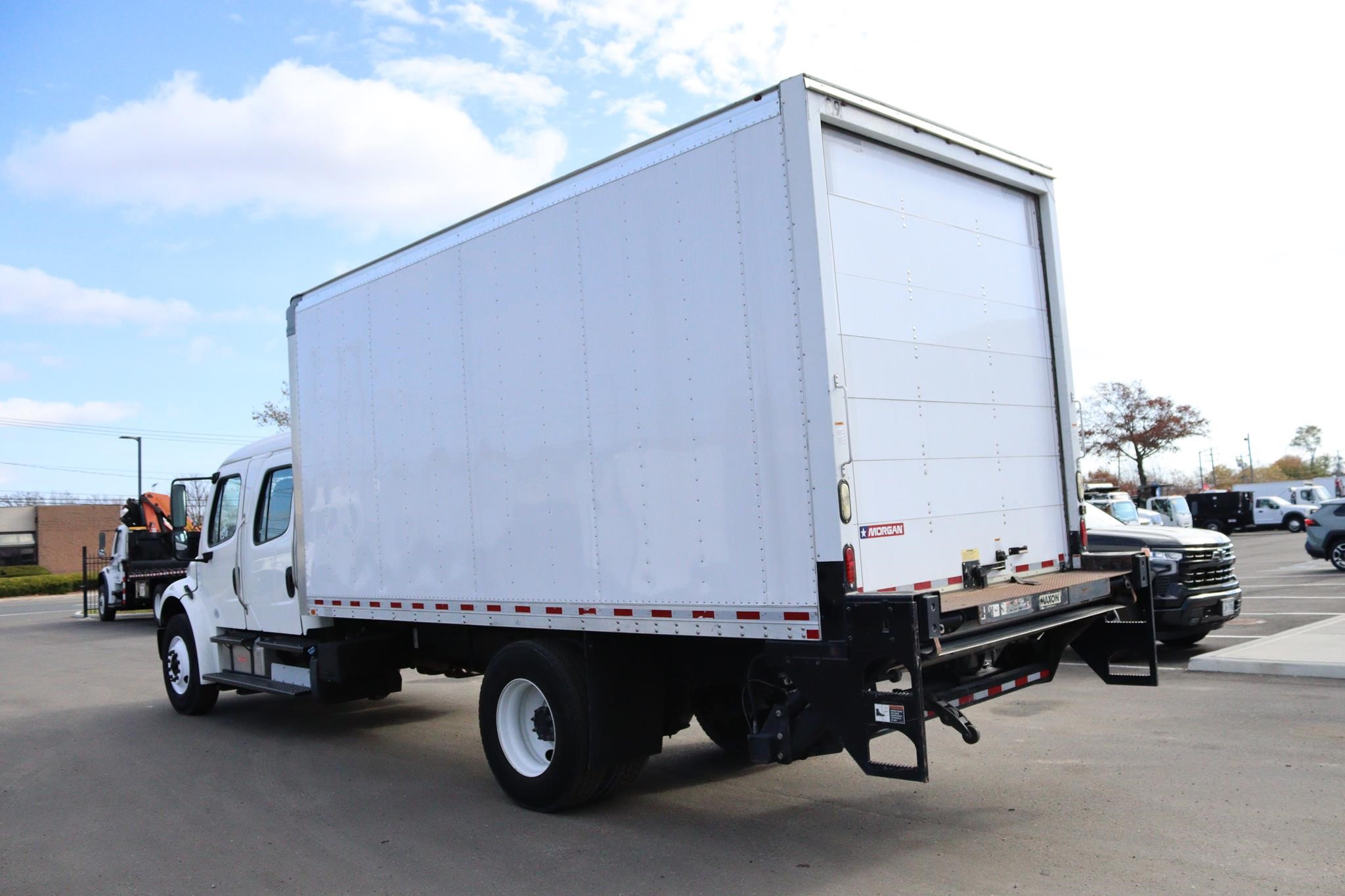 2017 FREIGHTLINER BUSINESS CLASS M2 106 - image 2 of 6