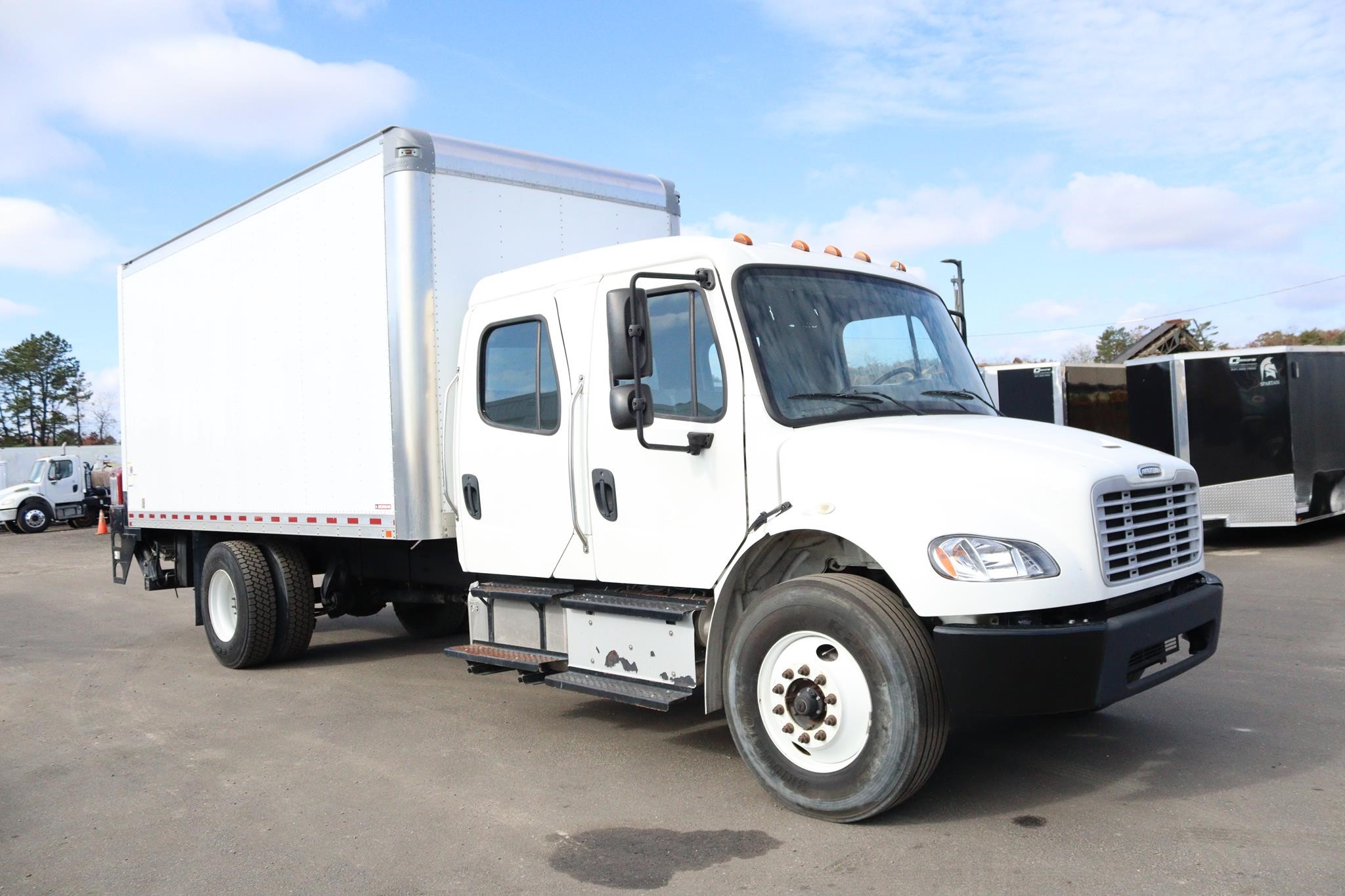 2017 FREIGHTLINER BUSINESS CLASS M2 106 - image 5 of 6