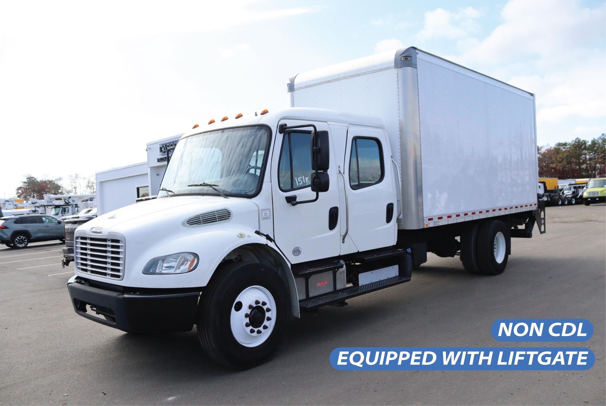 2017 FREIGHTLINER BUSINESS CLASS M2 106 - image 1 of 6