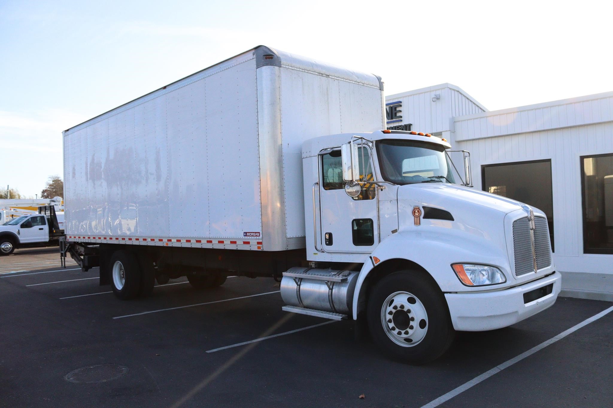 2020 KENWORTH T270 - image 5 of 6