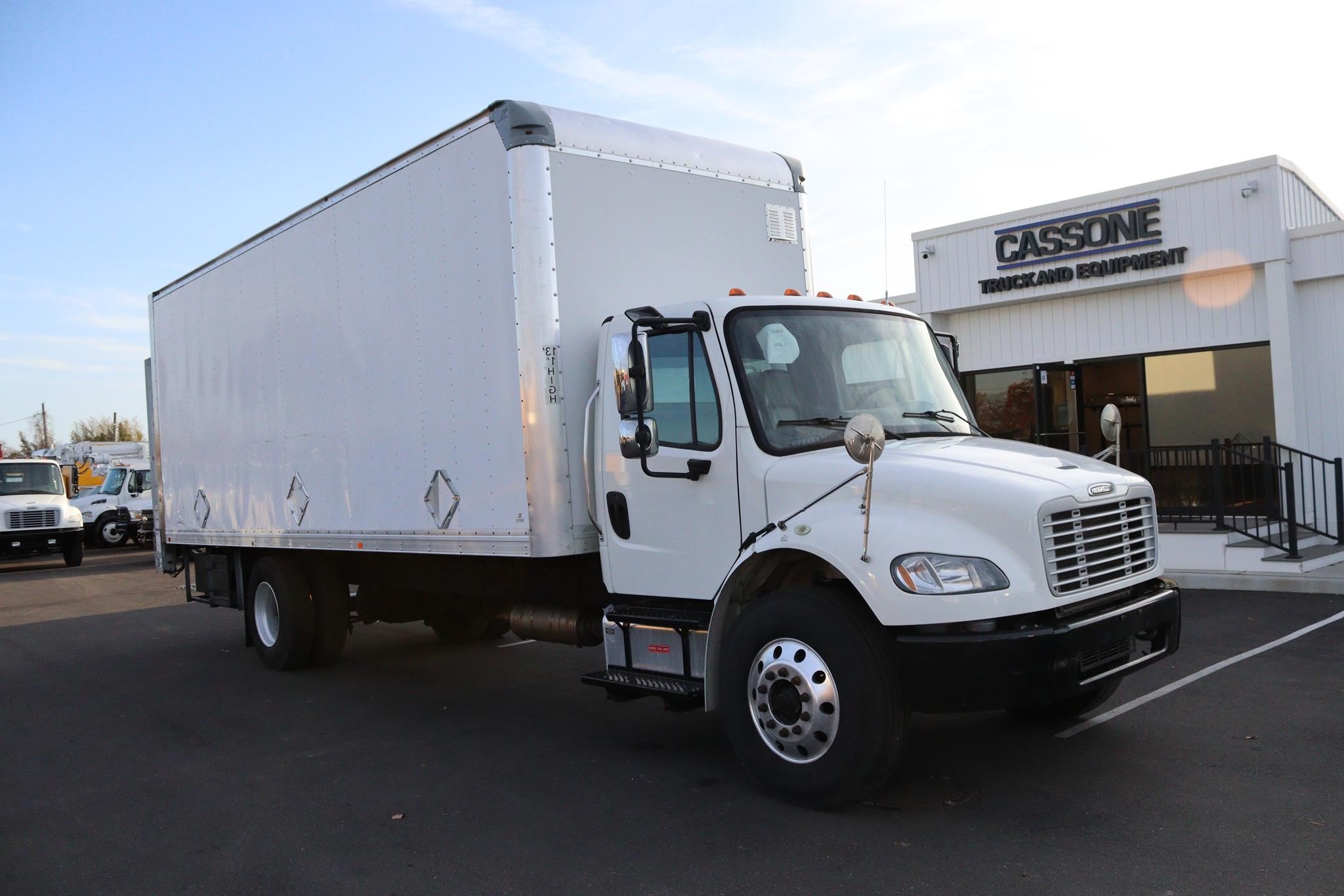 2017 FREIGHTLINER BUSINESS CLASS M2 106 - image 5 of 6