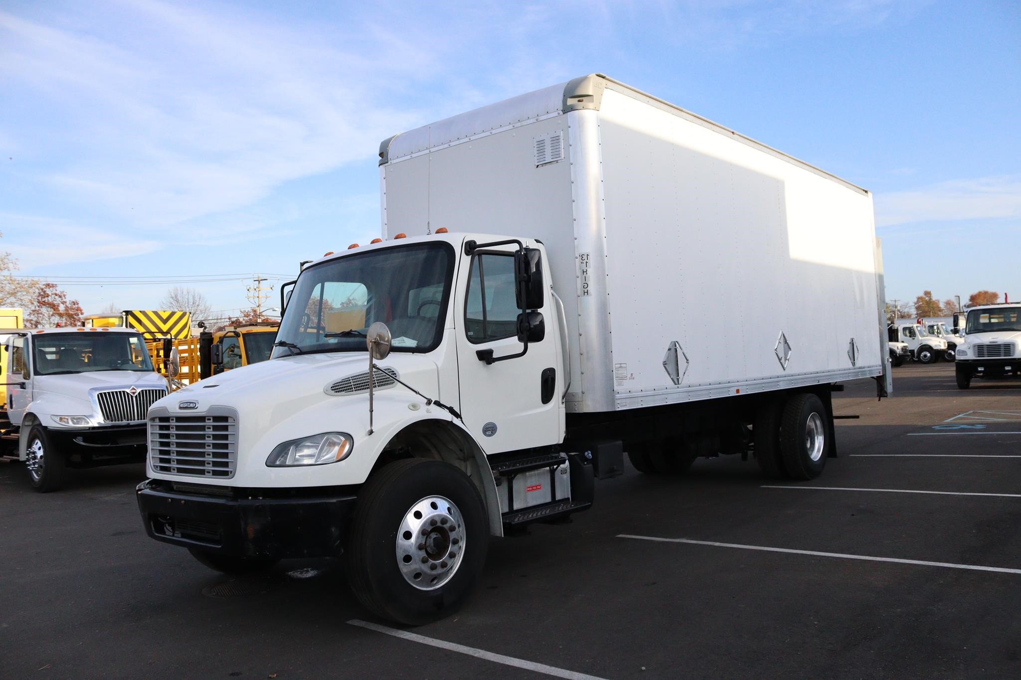 2017 FREIGHTLINER BUSINESS CLASS M2 106 - image 1 of 6