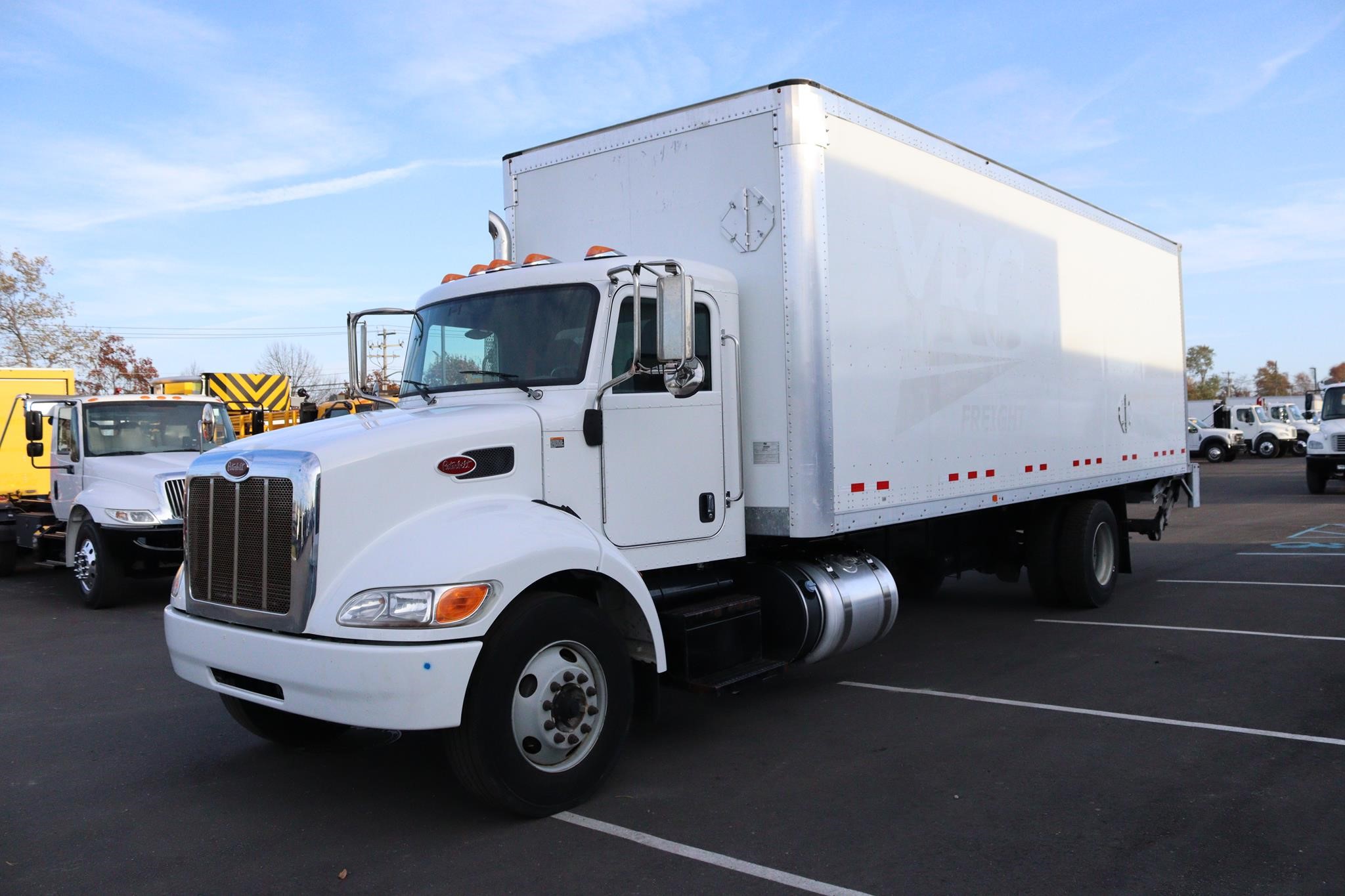 2018 PETERBILT 337 - image 1 of 6