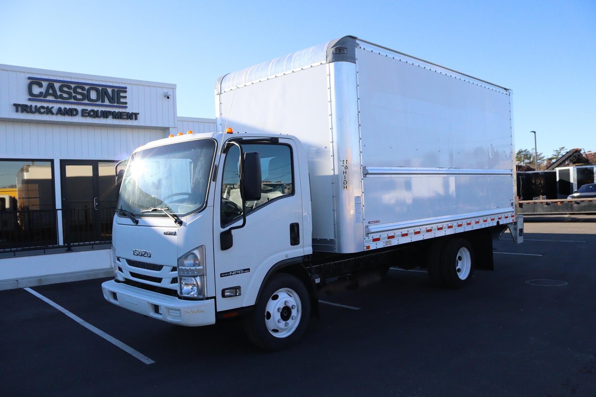 2019 ISUZU NPR HD - image 1 of 6