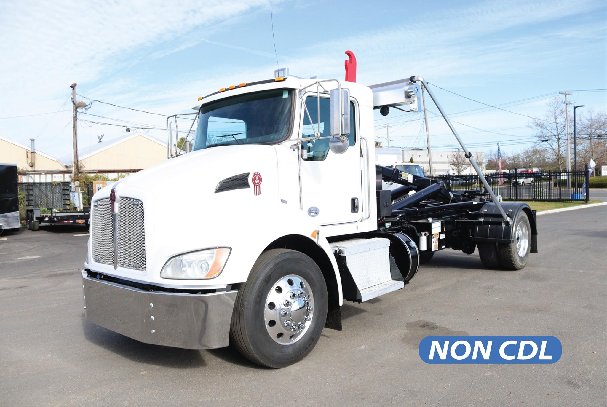 2018 KENWORTH T270 - image 1 of 6