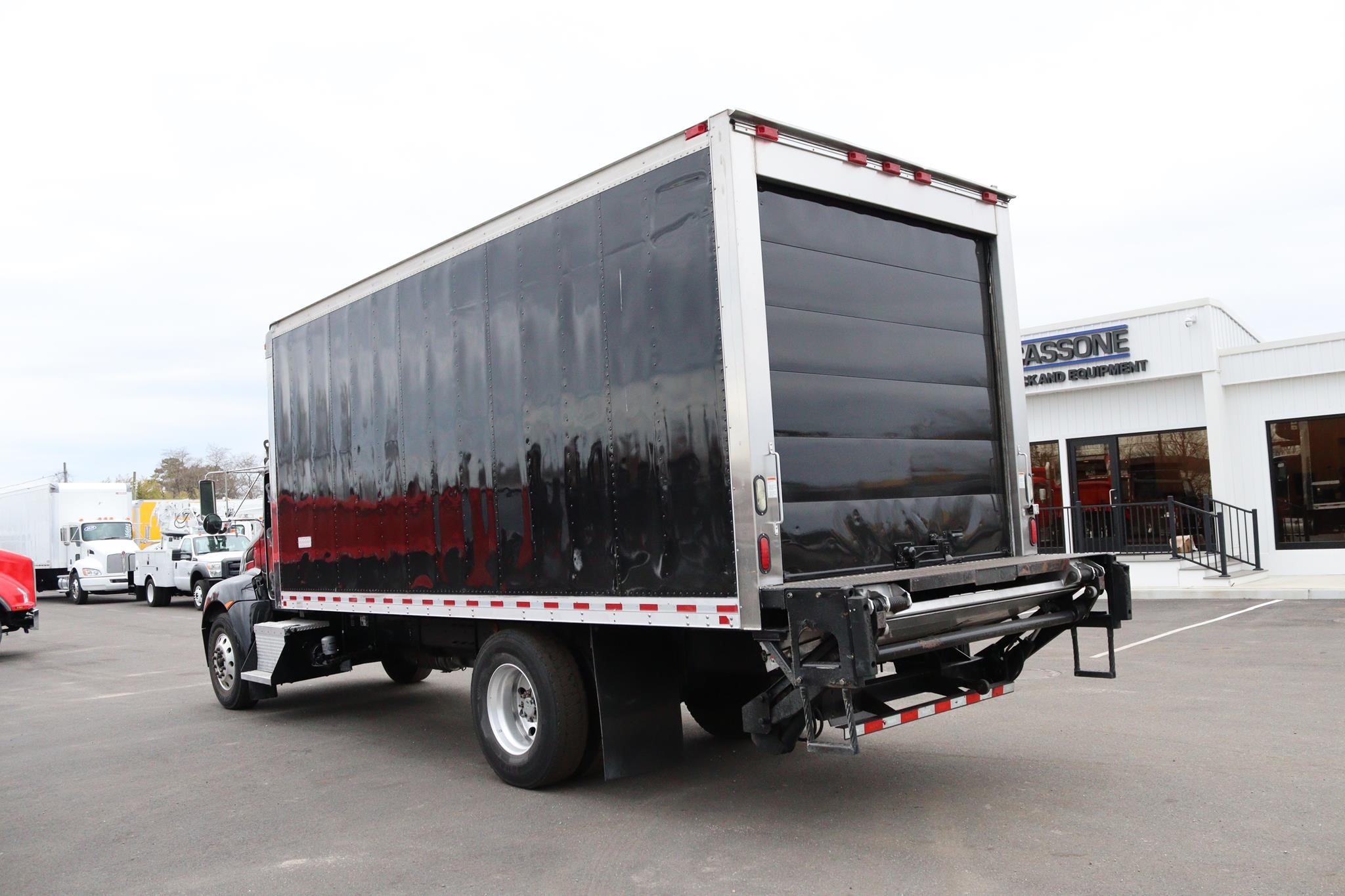 2017 KENWORTH T270 - image 2 of 6