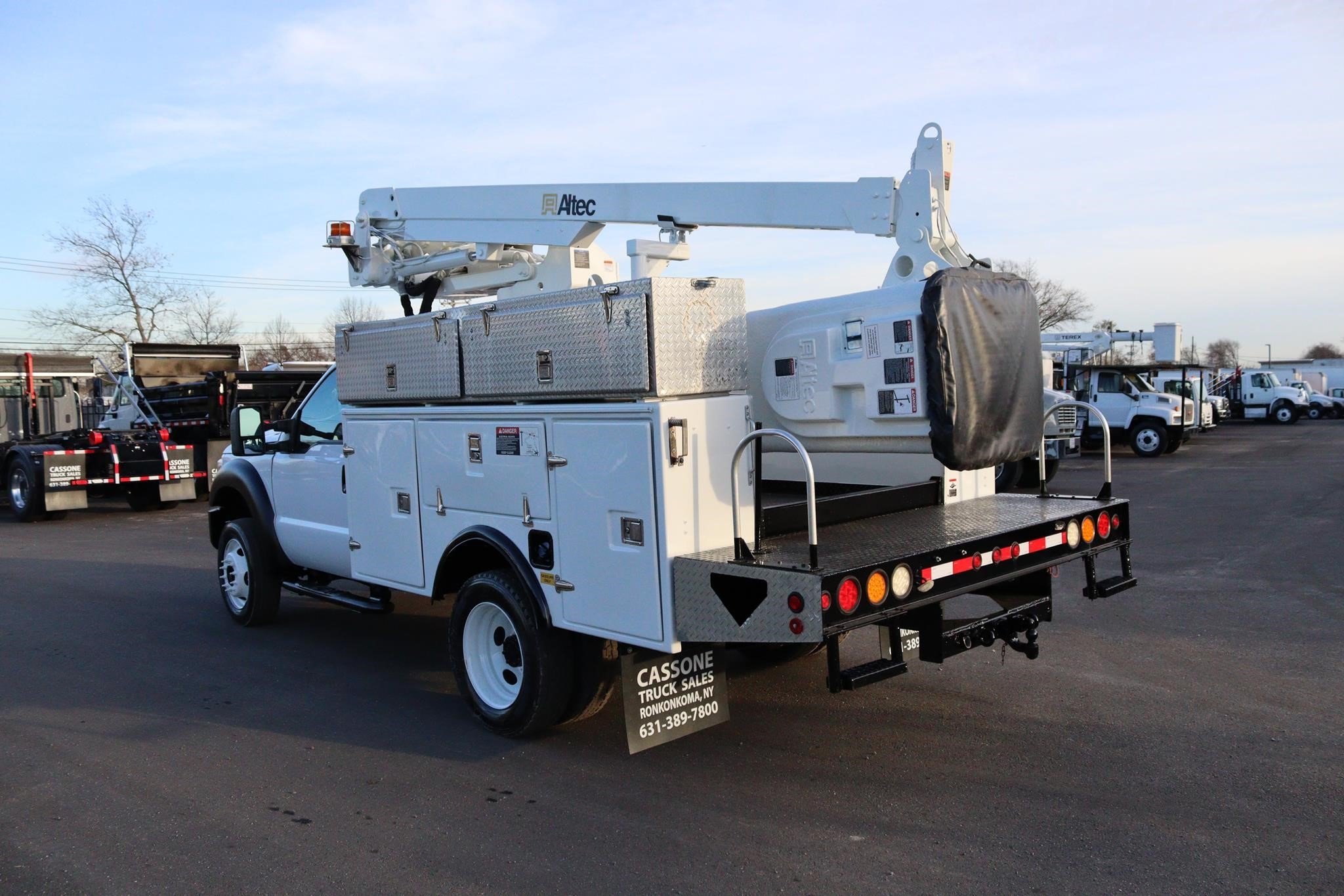 2014 ALTEC AT235 - image 2 of 6