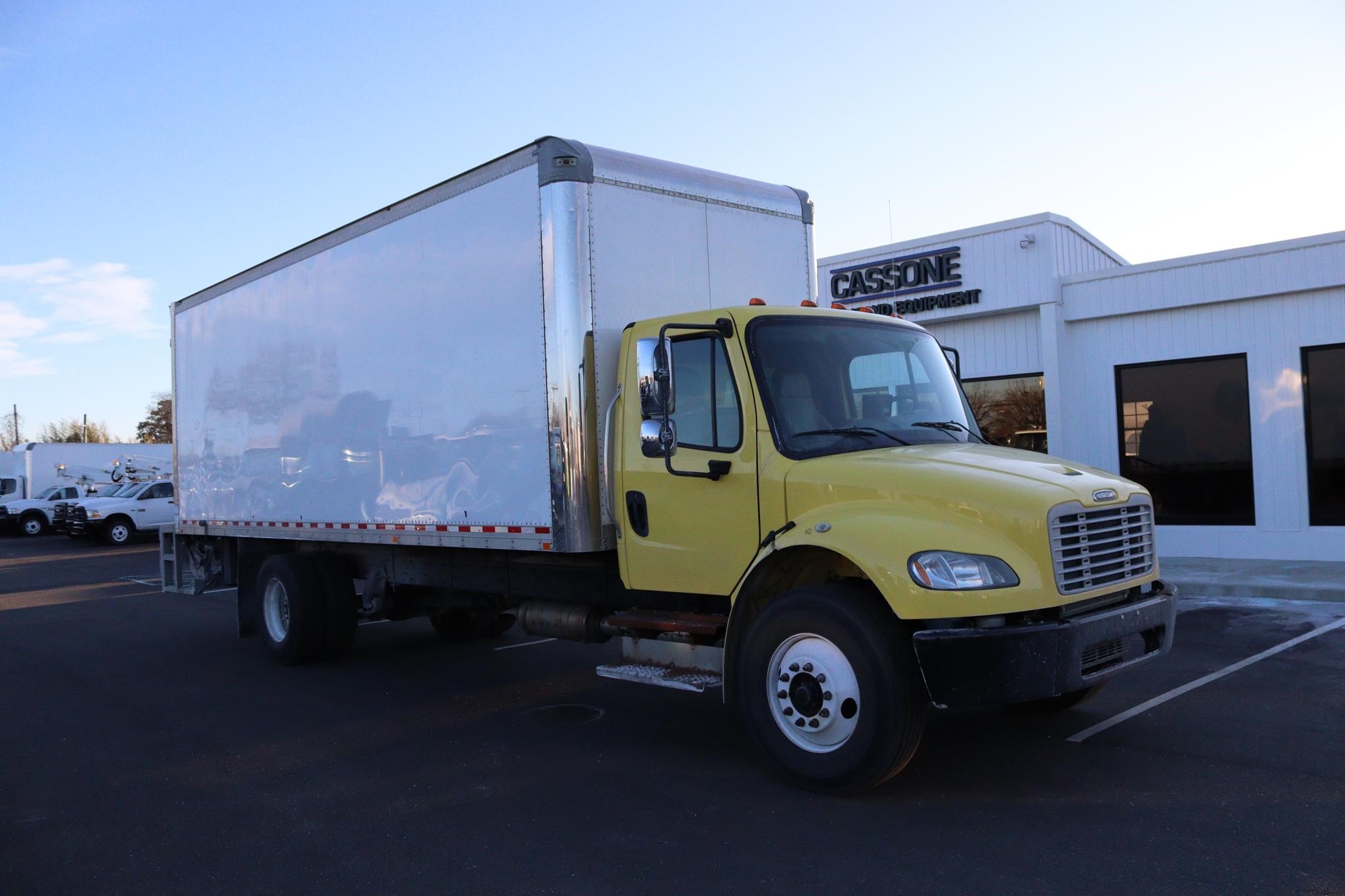 2016 FREIGHTLINER BUSINESS CLASS M2 106 - image 5 of 6