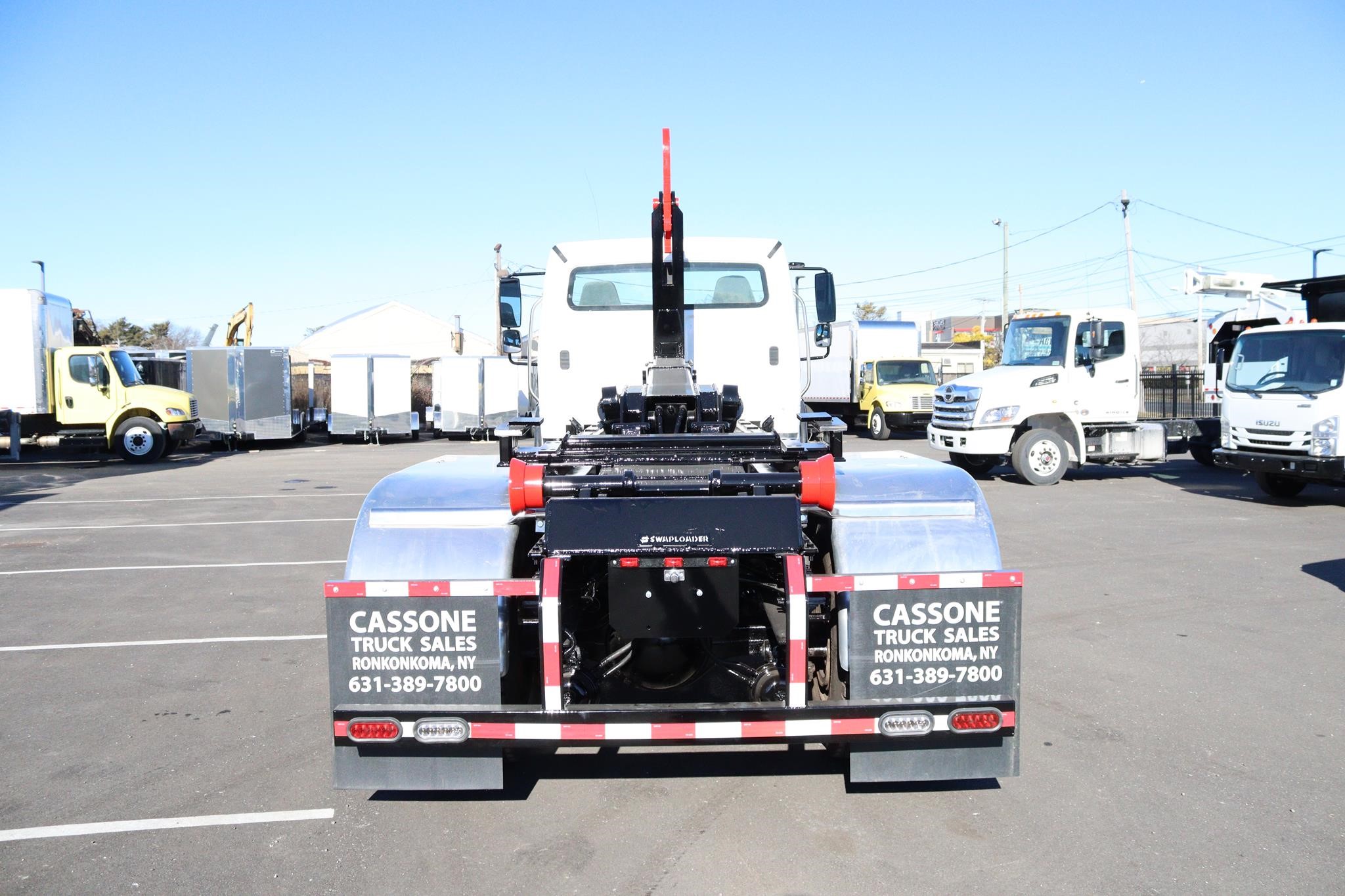 2010 FREIGHTLINER BUSINESS CLASS M2 106 - image 3 of 6