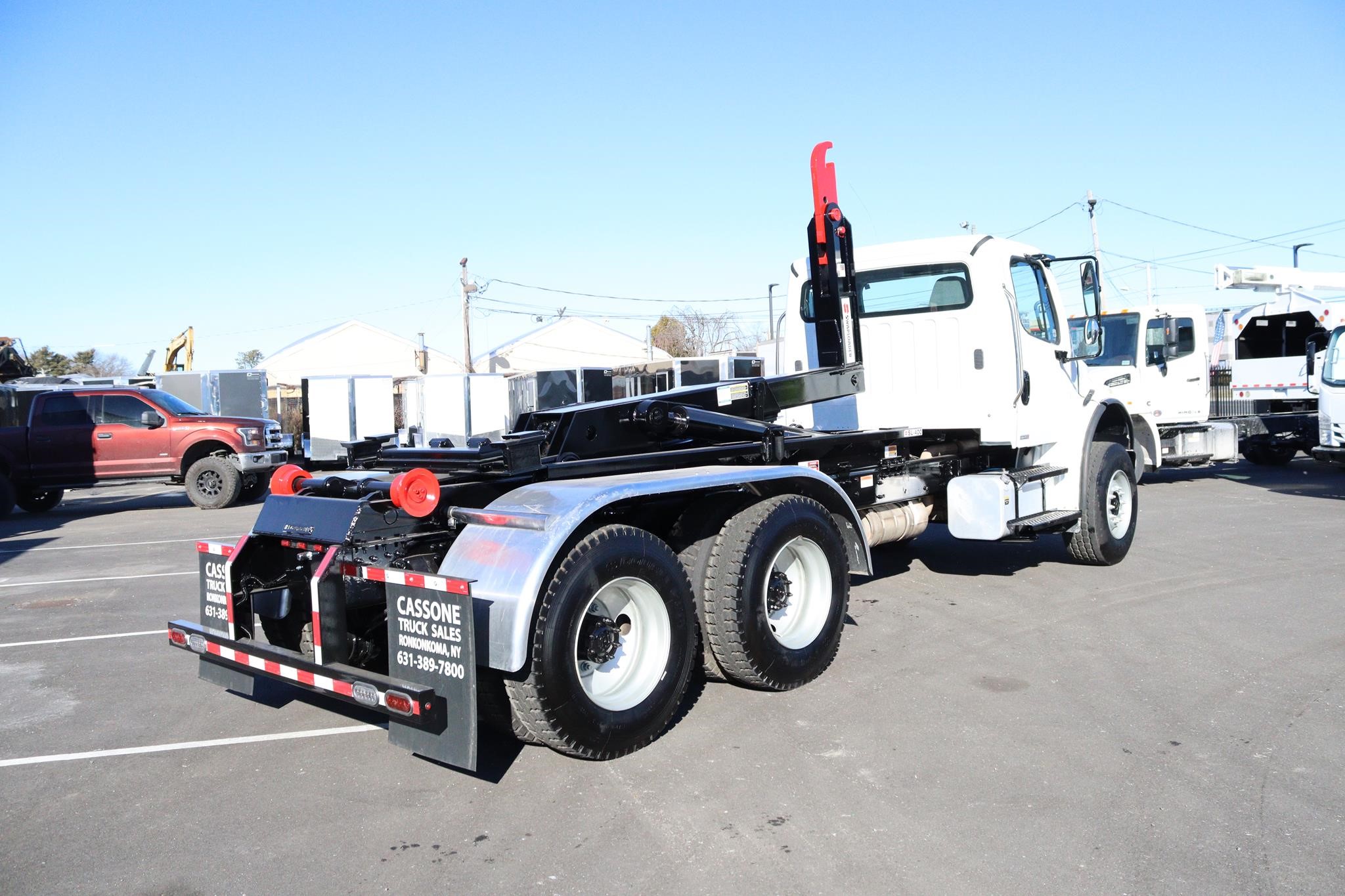 2010 FREIGHTLINER BUSINESS CLASS M2 106 - image 4 of 6