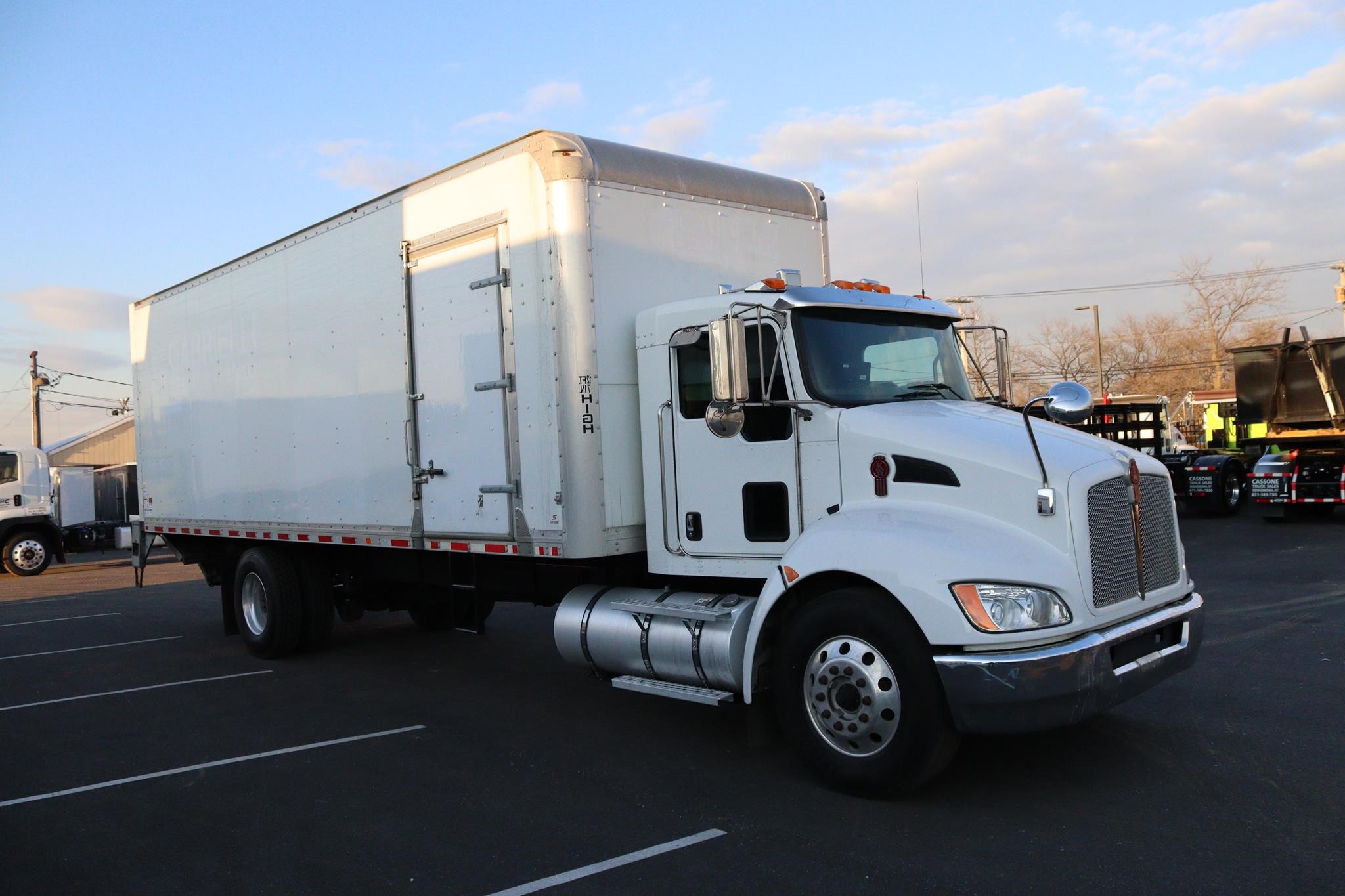 2019 KENWORTH T370 - image 5 of 6