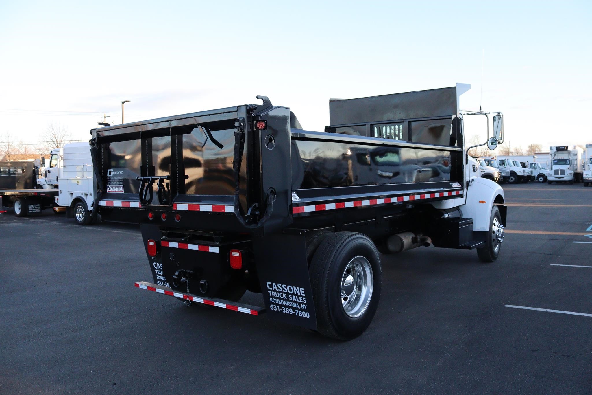 2007 PETERBILT 335 - image 4 of 6