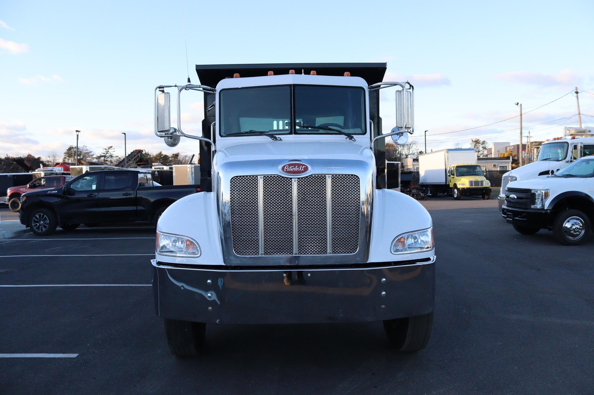 2007 PETERBILT 335 - image 6 of 6