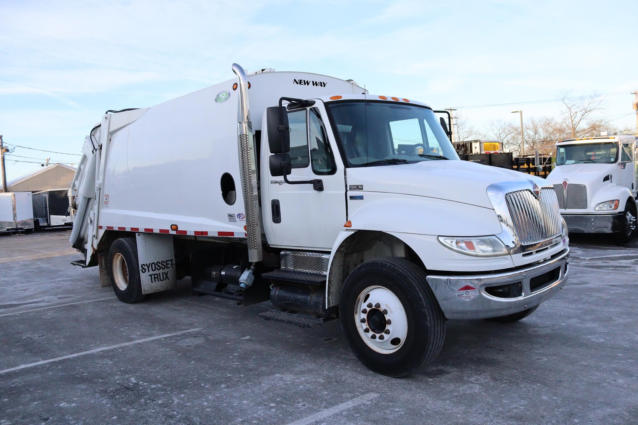 2013 INTERNATIONAL DURASTAR 4400 - image 5 of 6