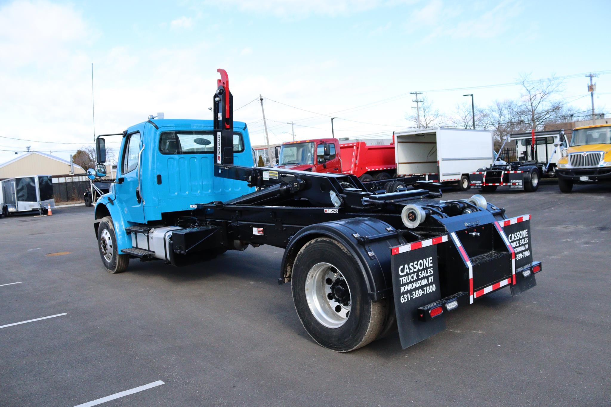 2018 FREIGHTLINER BUSINESS CLASS M2 106 - image 2 of 6