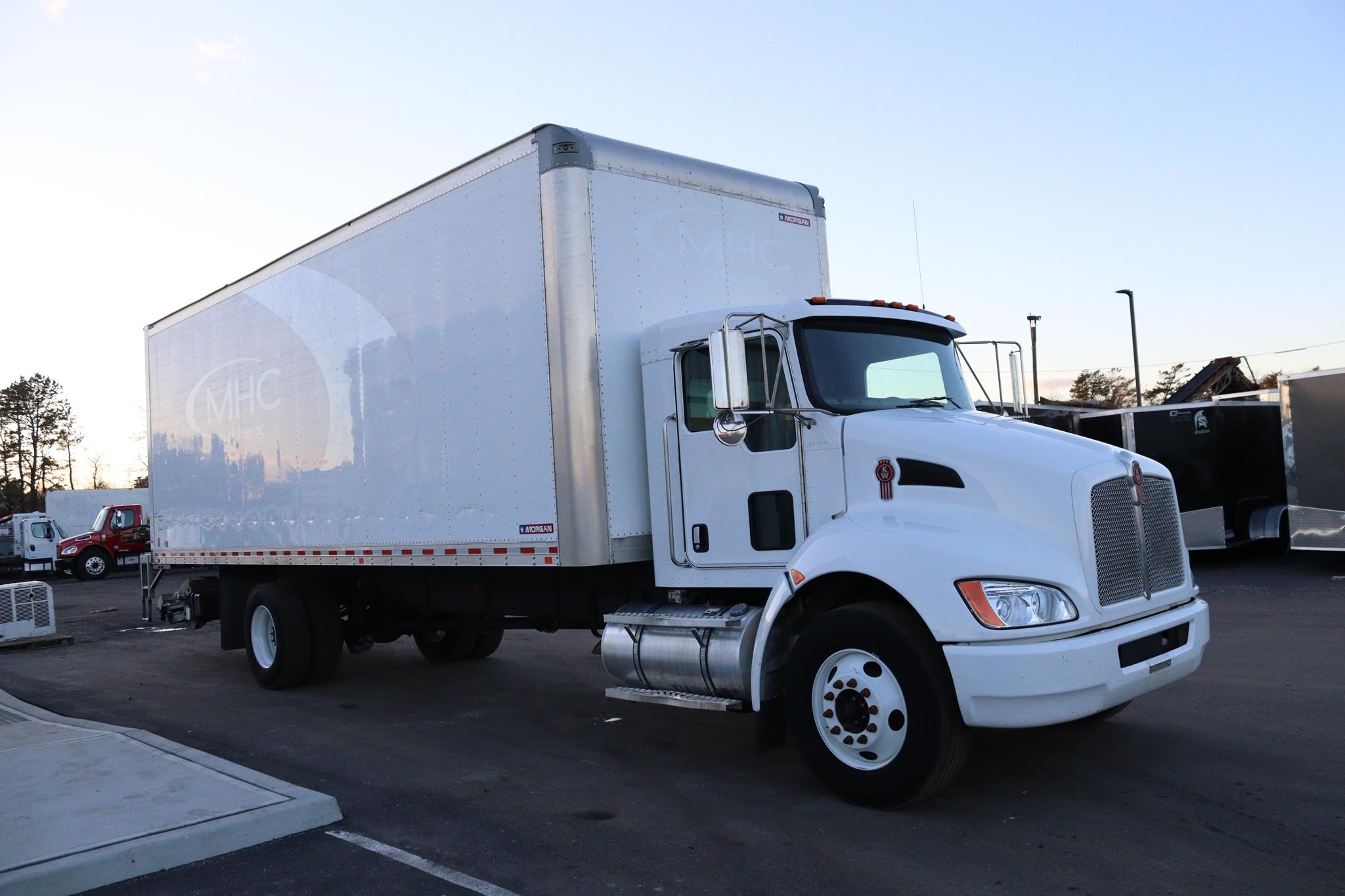 2022 KENWORTH T270 - image 5 of 6