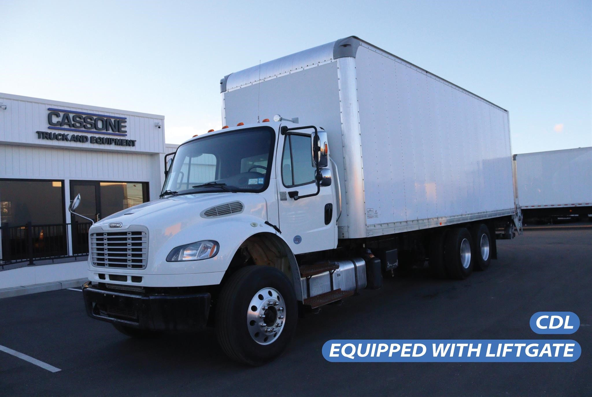 2017 FREIGHTLINER BUSINESS CLASS M2 106 - image 1 of 6