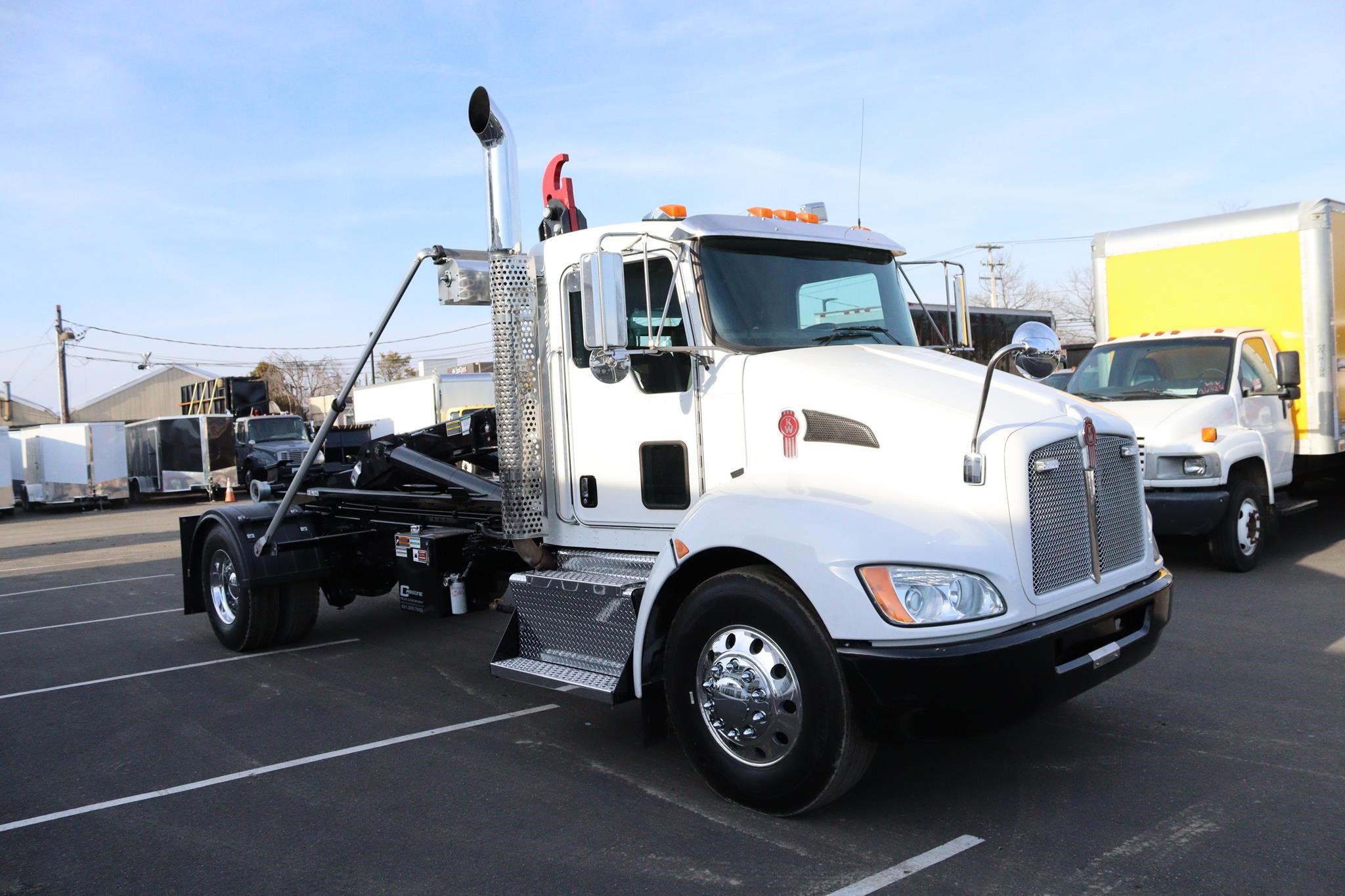 2016 KENWORTH T370 - image 5 of 6