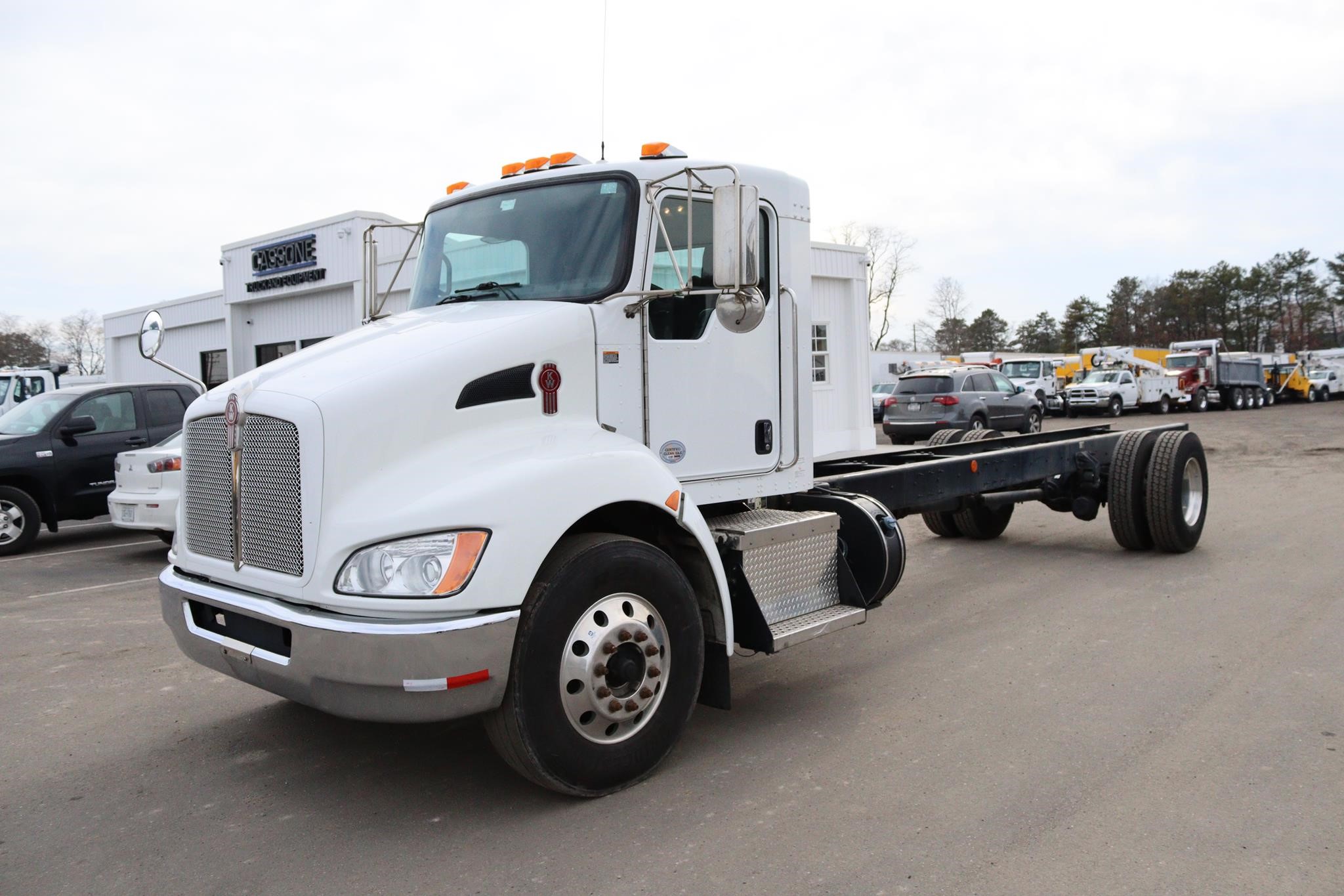 2020 KENWORTH T370 - image 1 of 6