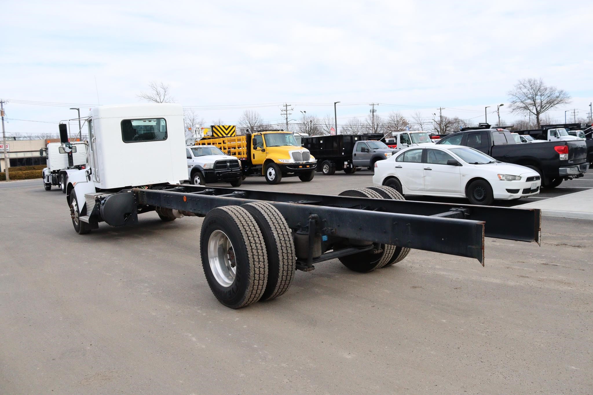 2020 KENWORTH T370 - image 2 of 6