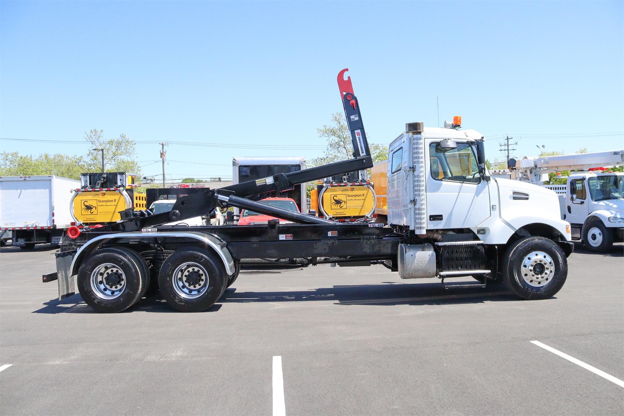 2013 VOLVO VHD42B200 - image 6 of 6