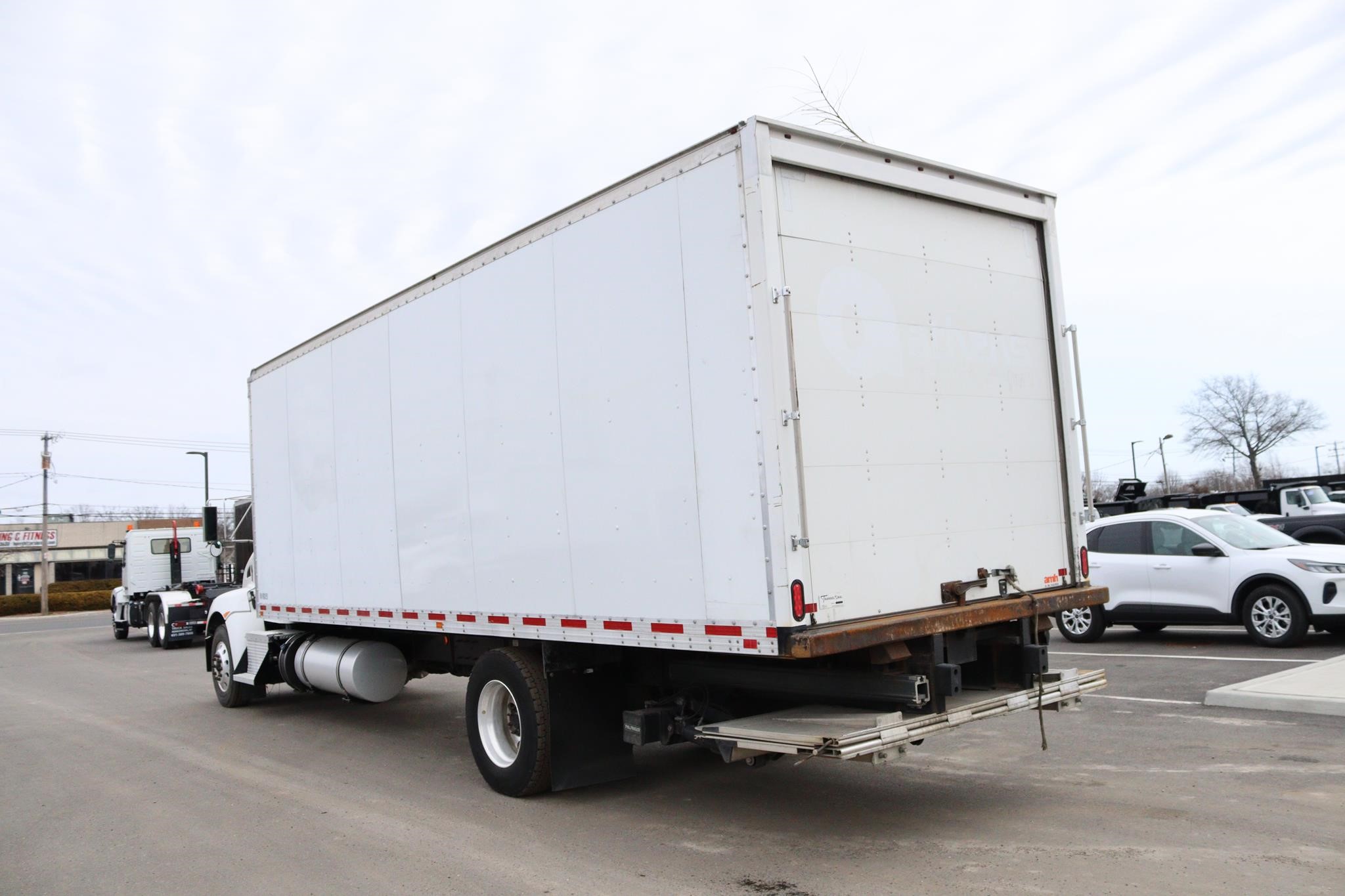 2019 KENWORTH T370 - image 2 of 6