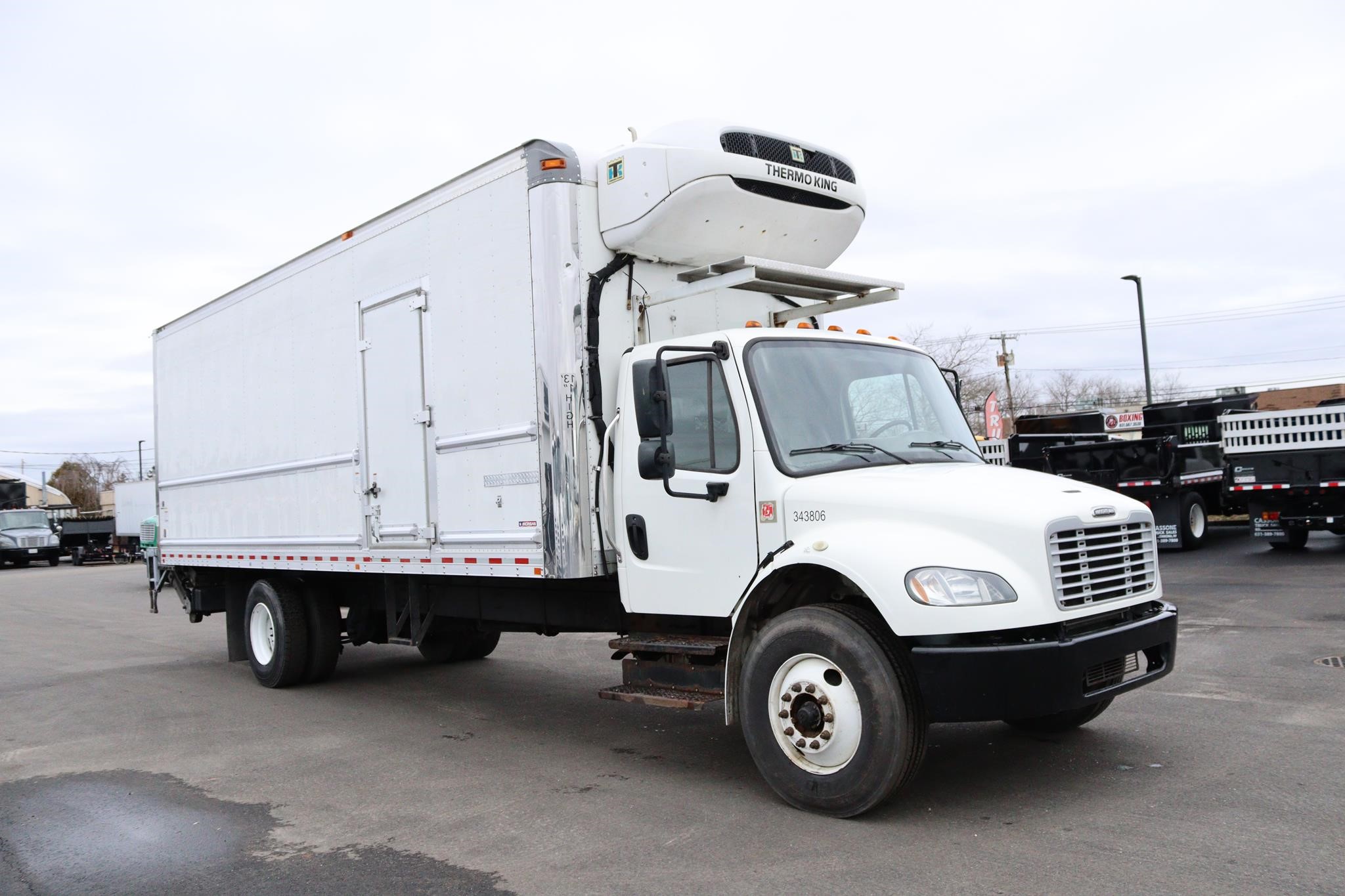 2020 FREIGHTLINER BUSINESS CLASS M2 106 - image 5 of 6