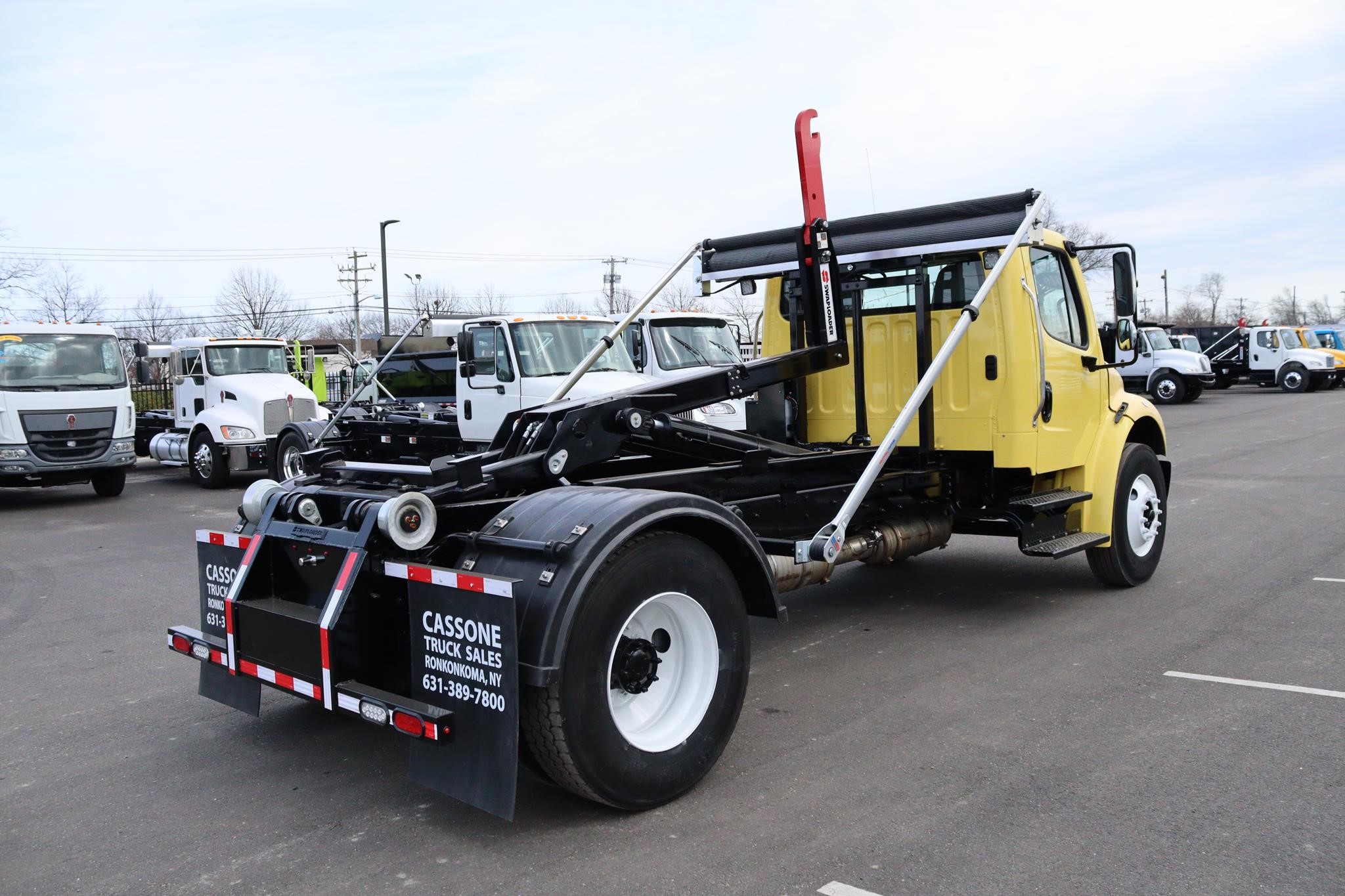 2016 FREIGHTLINER BUSINESS CLASS M2 106 - image 4 of 6