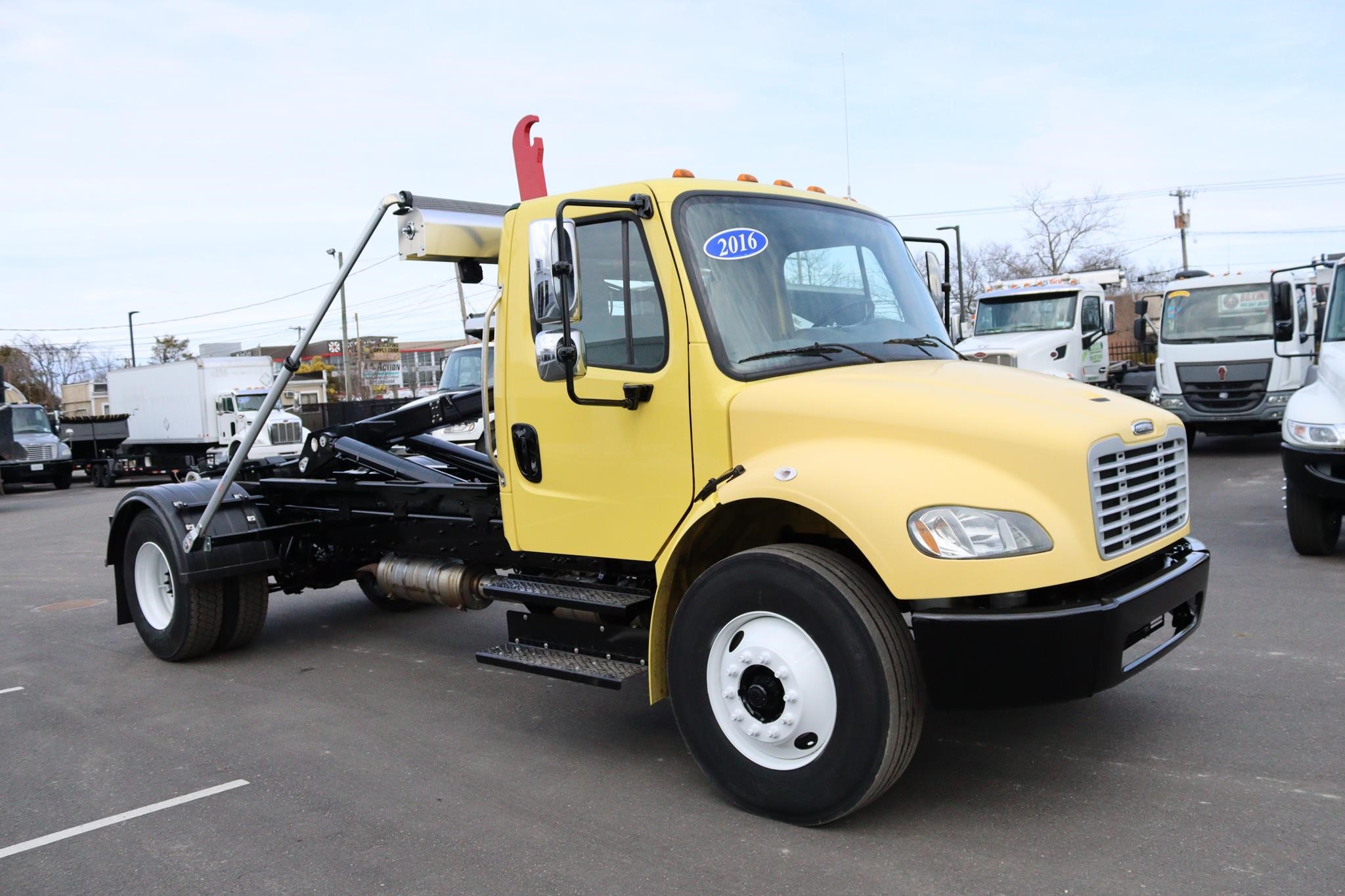 2016 FREIGHTLINER BUSINESS CLASS M2 106 - image 5 of 6