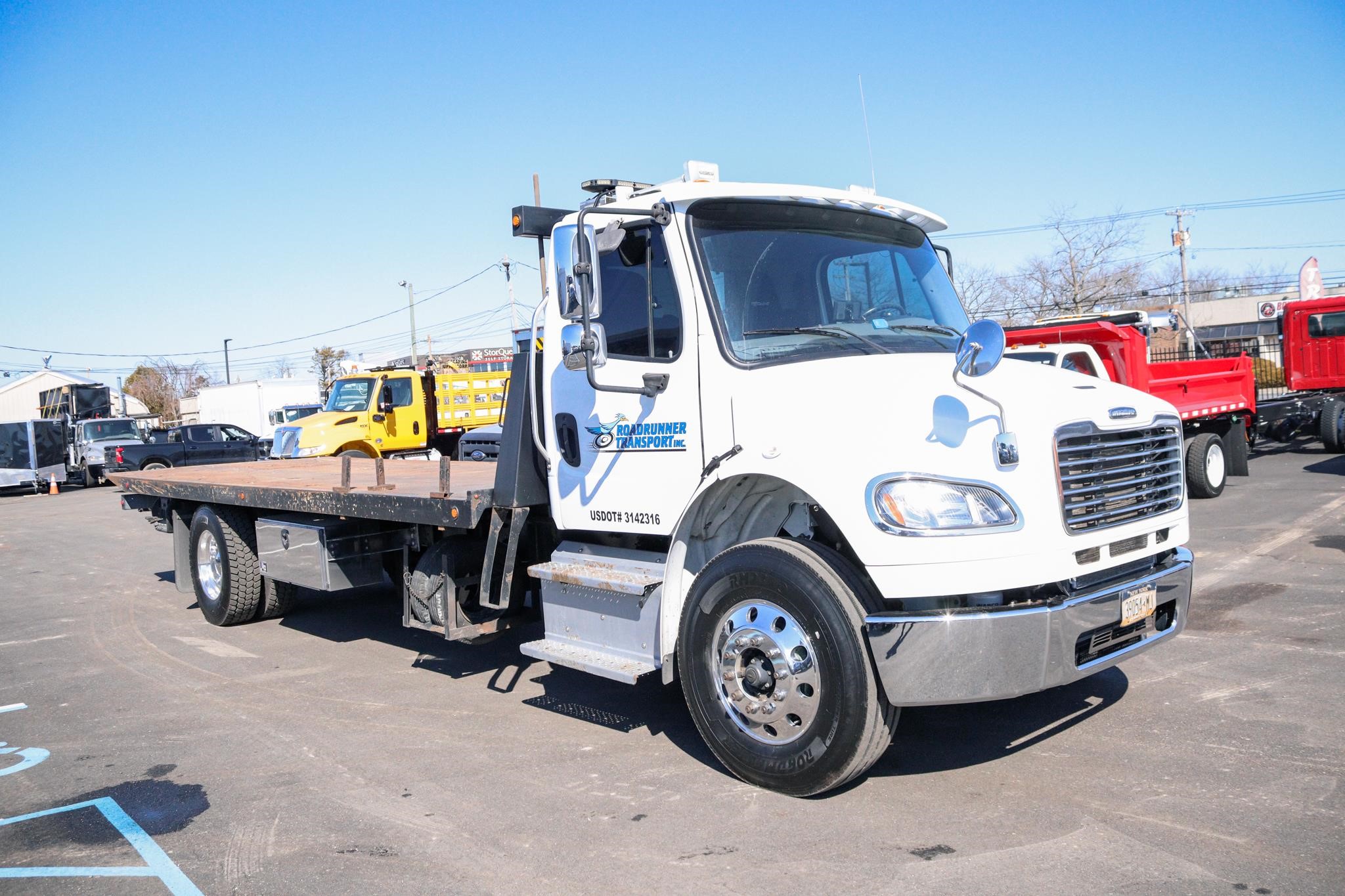 2018 FREIGHTLINER BUSINESS CLASS M2 106 - image 1 of 6